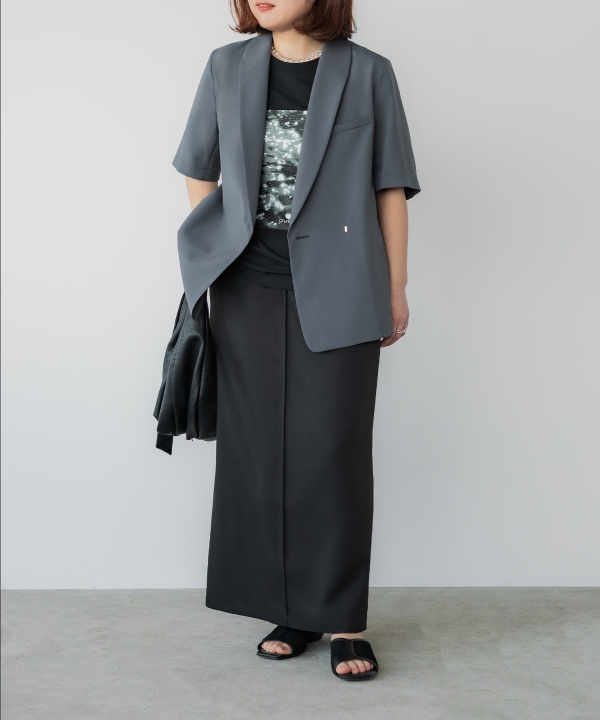【新品】crewre クルーレ バックタックナロースカート ブラック サイズ3 新品】crewre クルーレ バックタックナロースカート ブラック