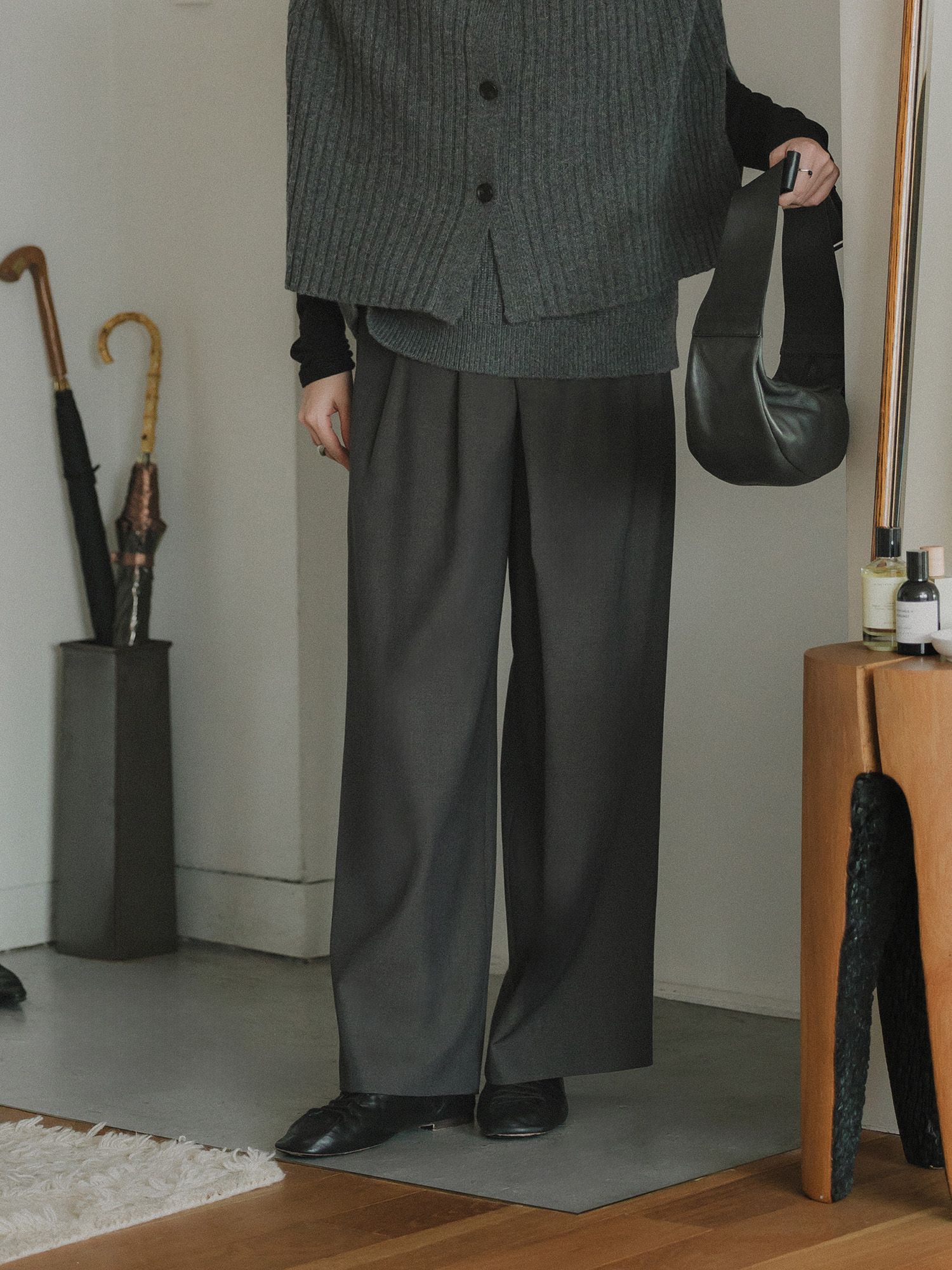 アシンメトリーツータックパンツ