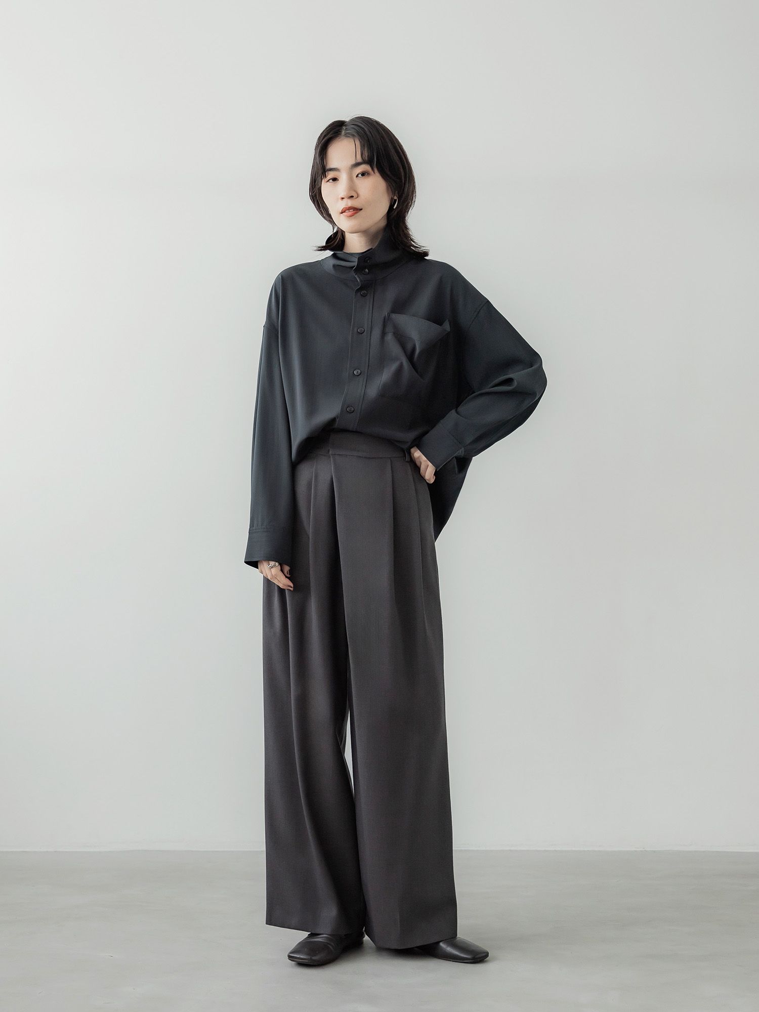 アシンメトリーツータックパンツ