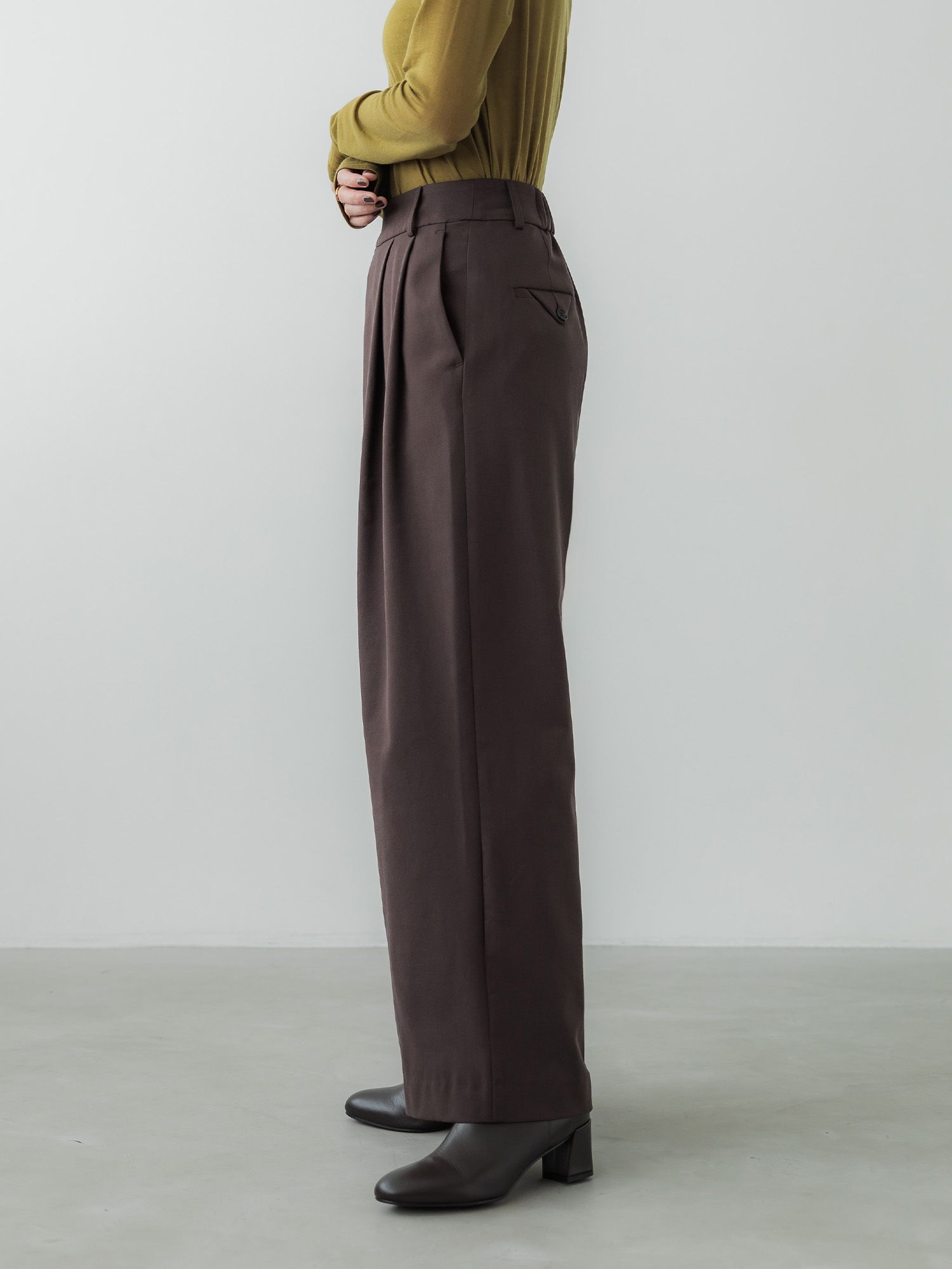 アシンメトリーツータックパンツ