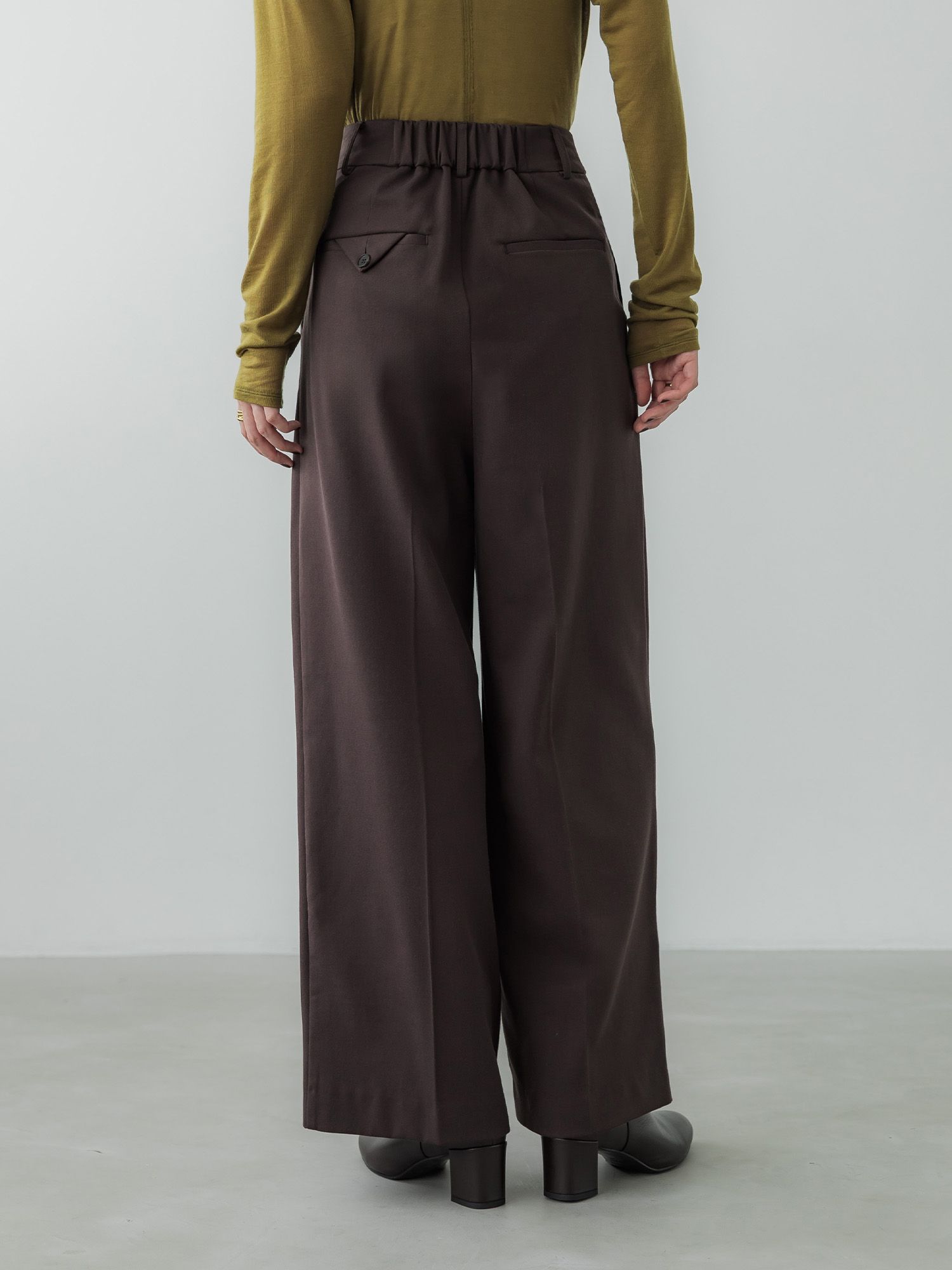 アシンメトリーツータックパンツ