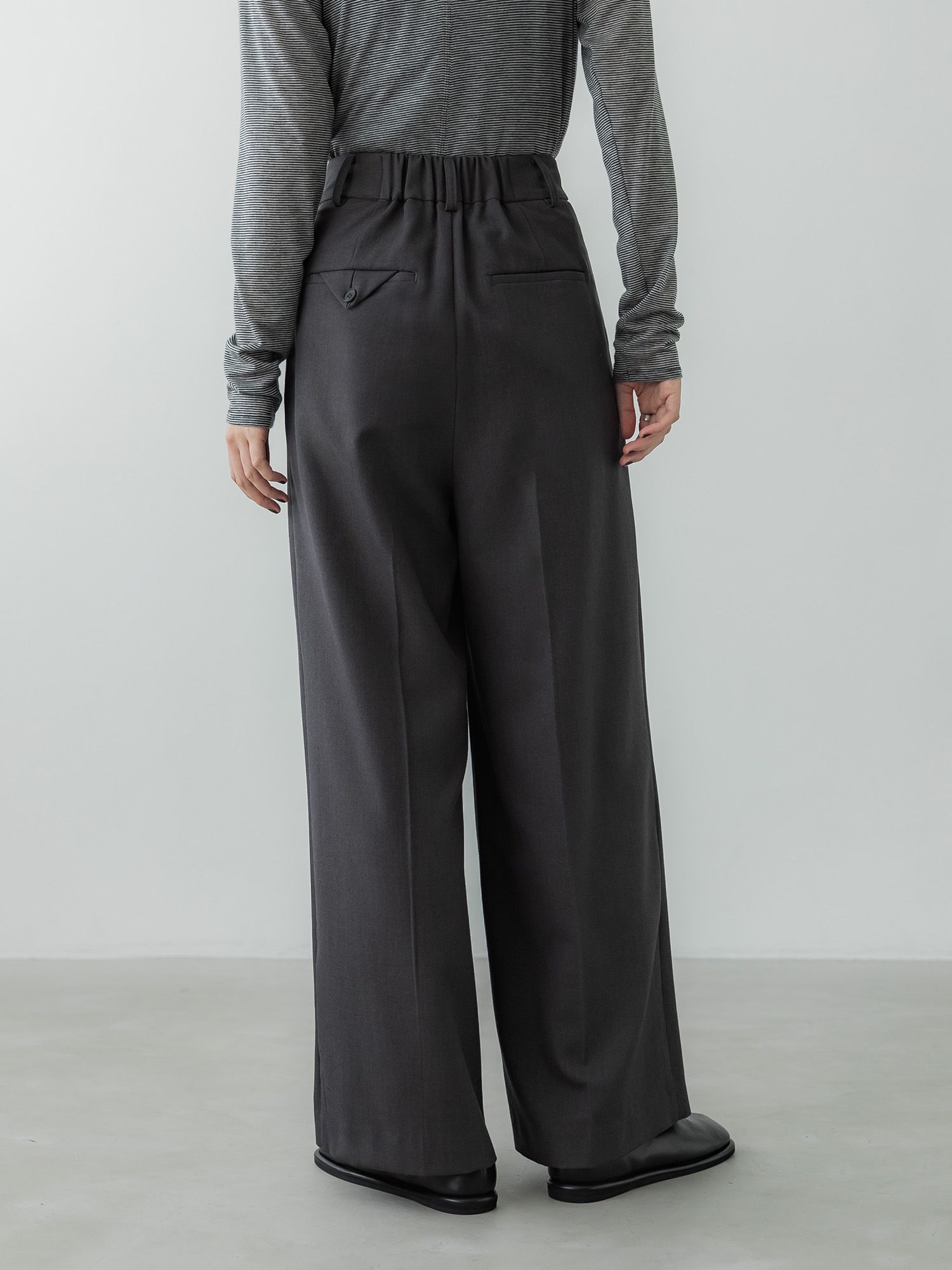 アシンメトリーツータックパンツ