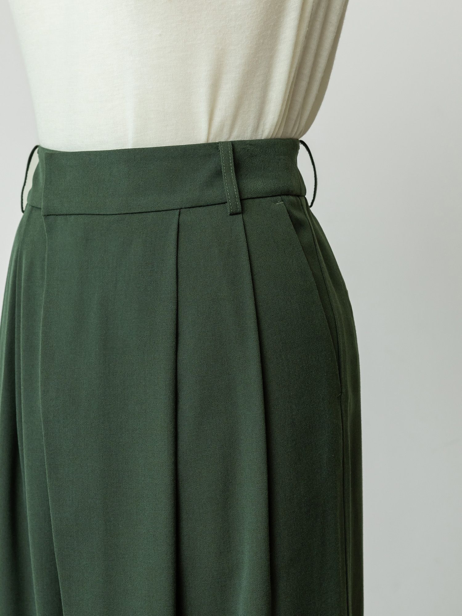 アシンメトリーツータックパンツ