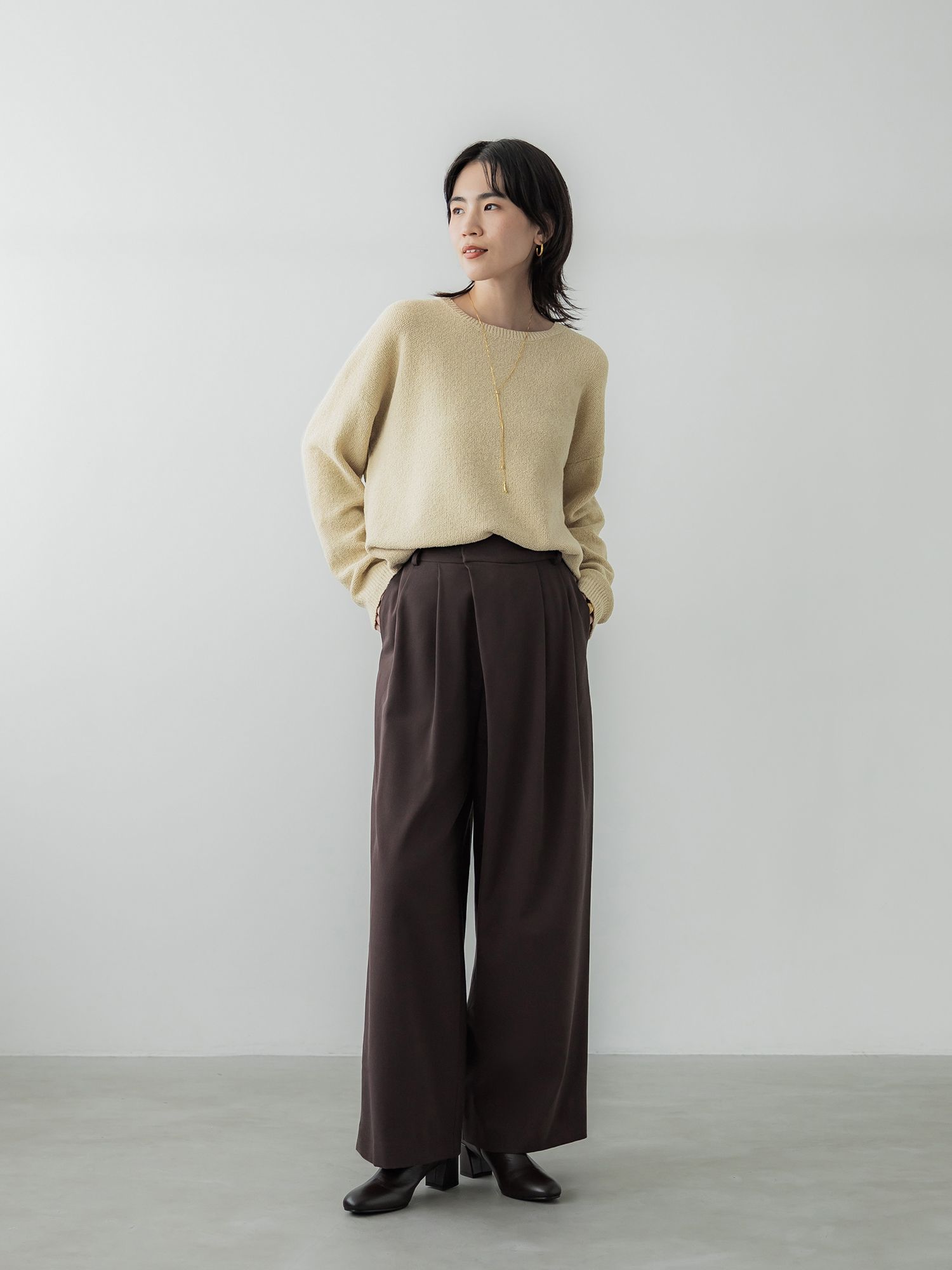 アシンメトリーツータックパンツ