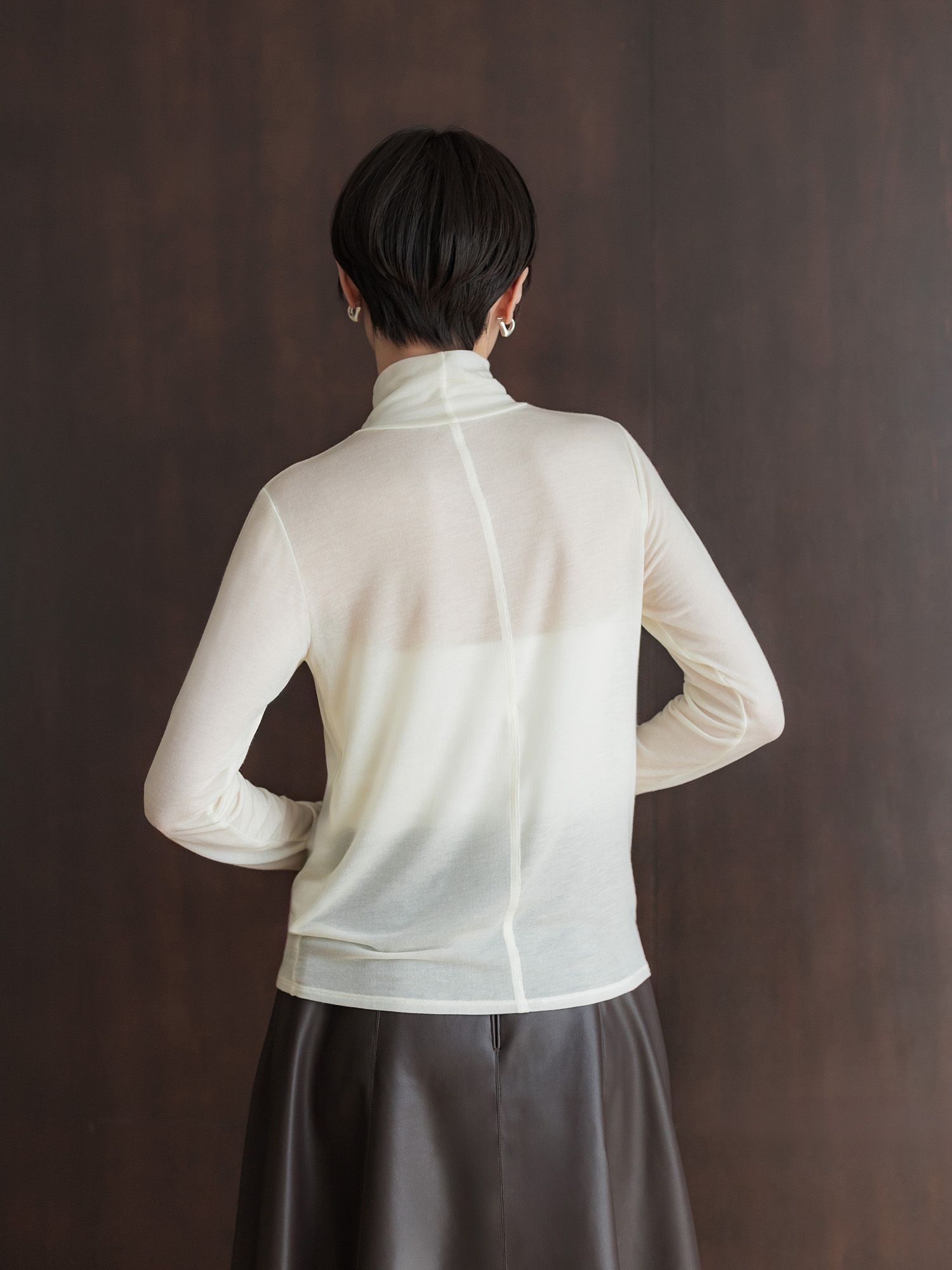 シルクブレンドハイネックトップス