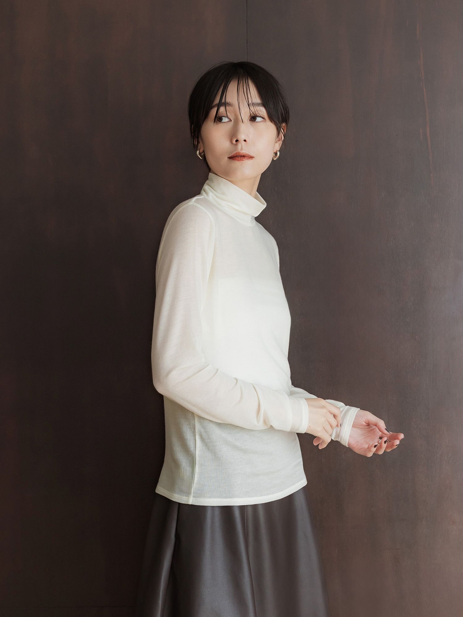 シルクブレンドハイネックトップス