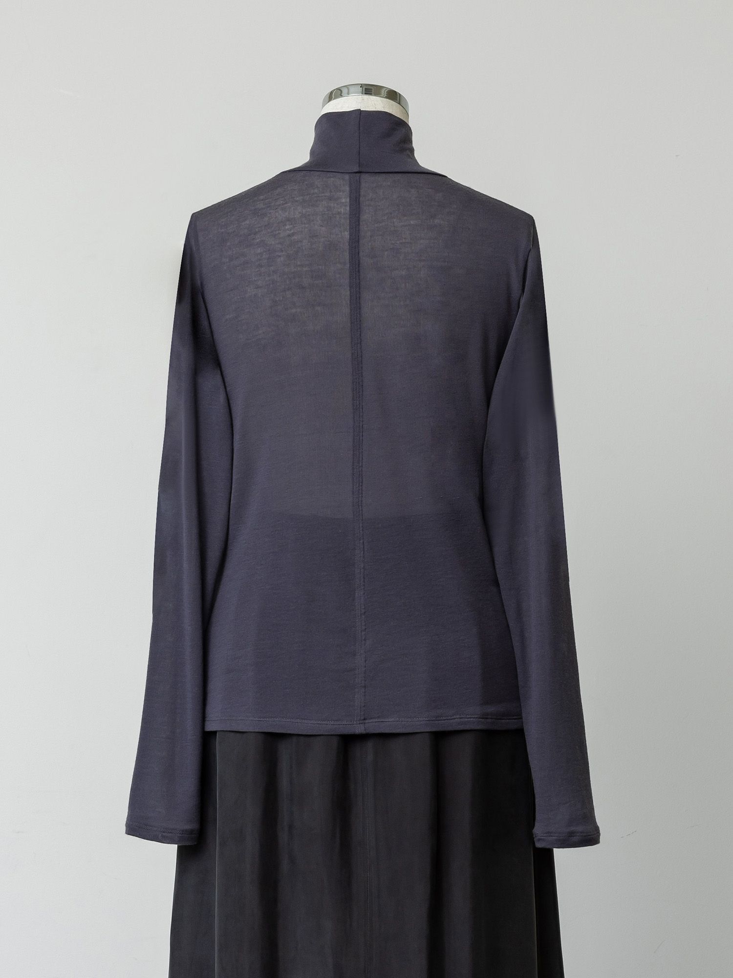 シルクブレンドハイネックトップス