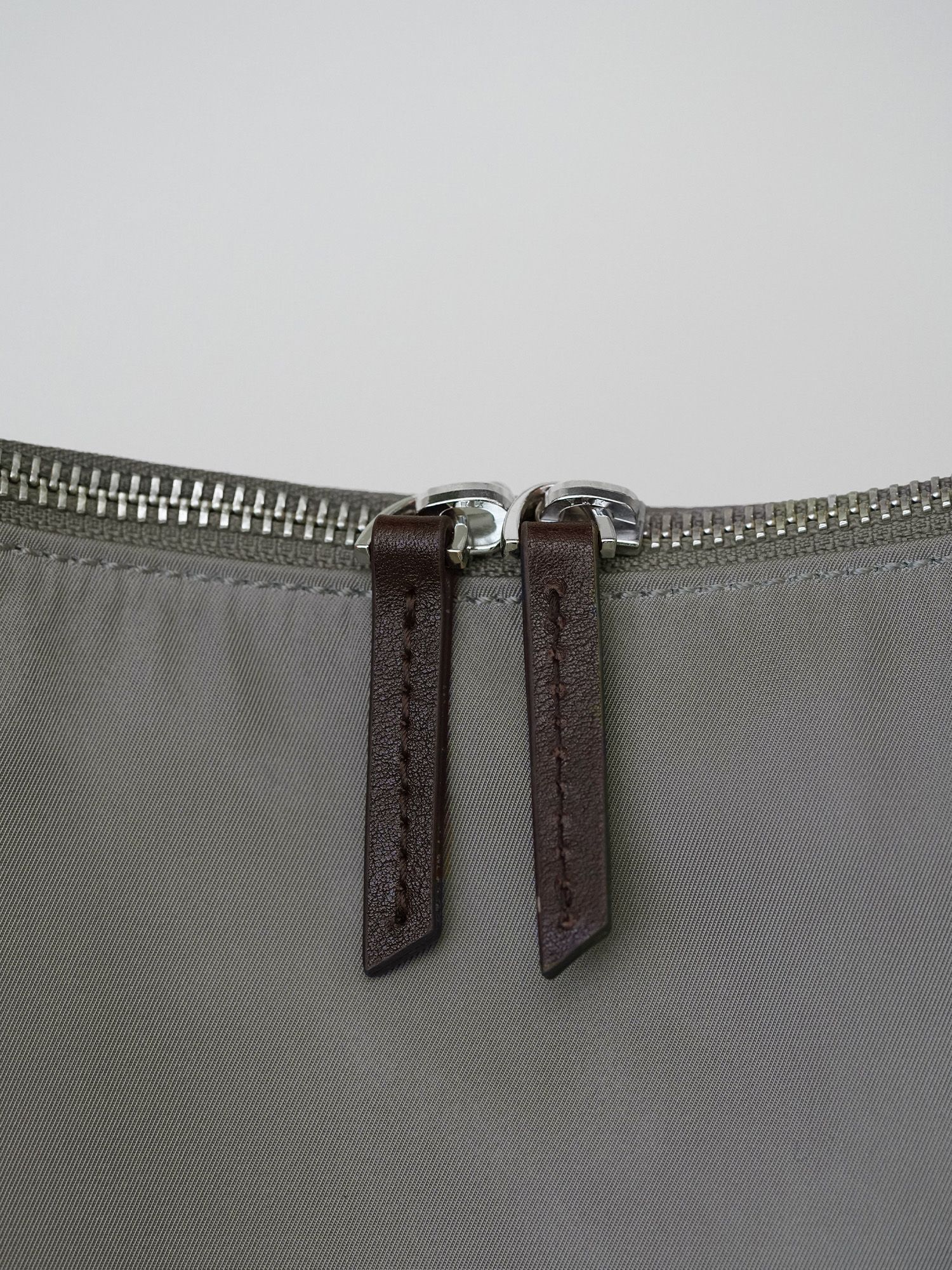 ナイロンレザーショルダーバッグ