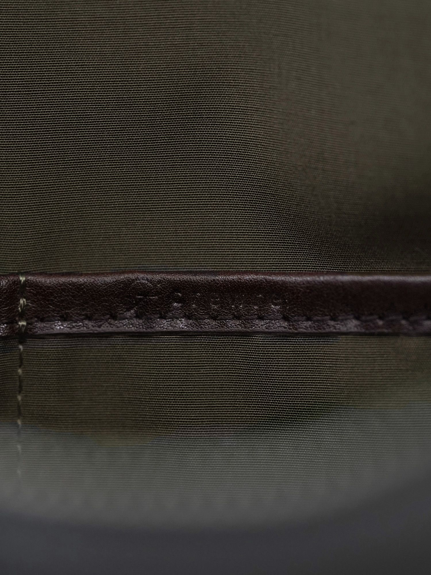 ナイロンレザーショルダーバッグ