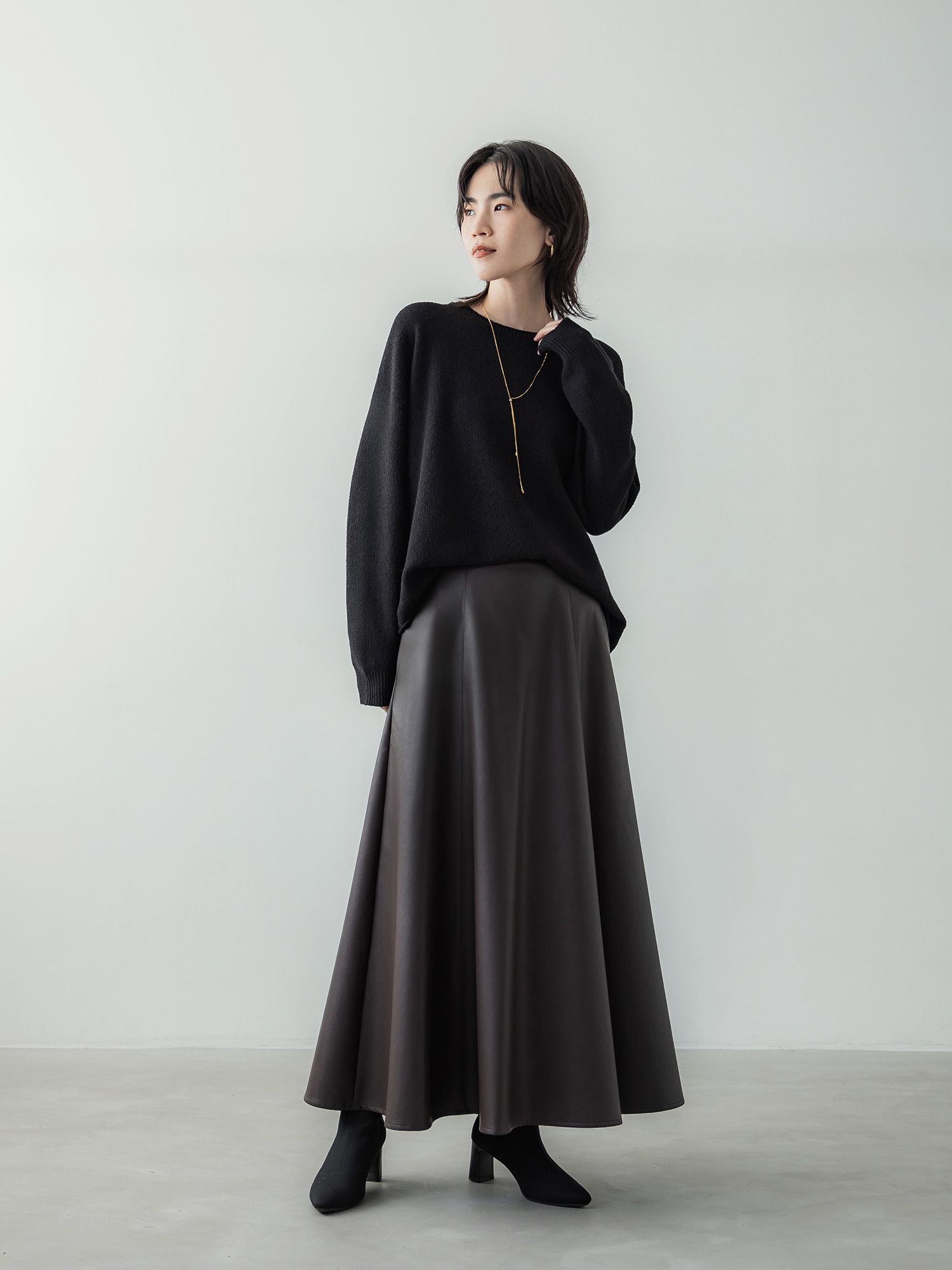 フェイクレザードレープスカート