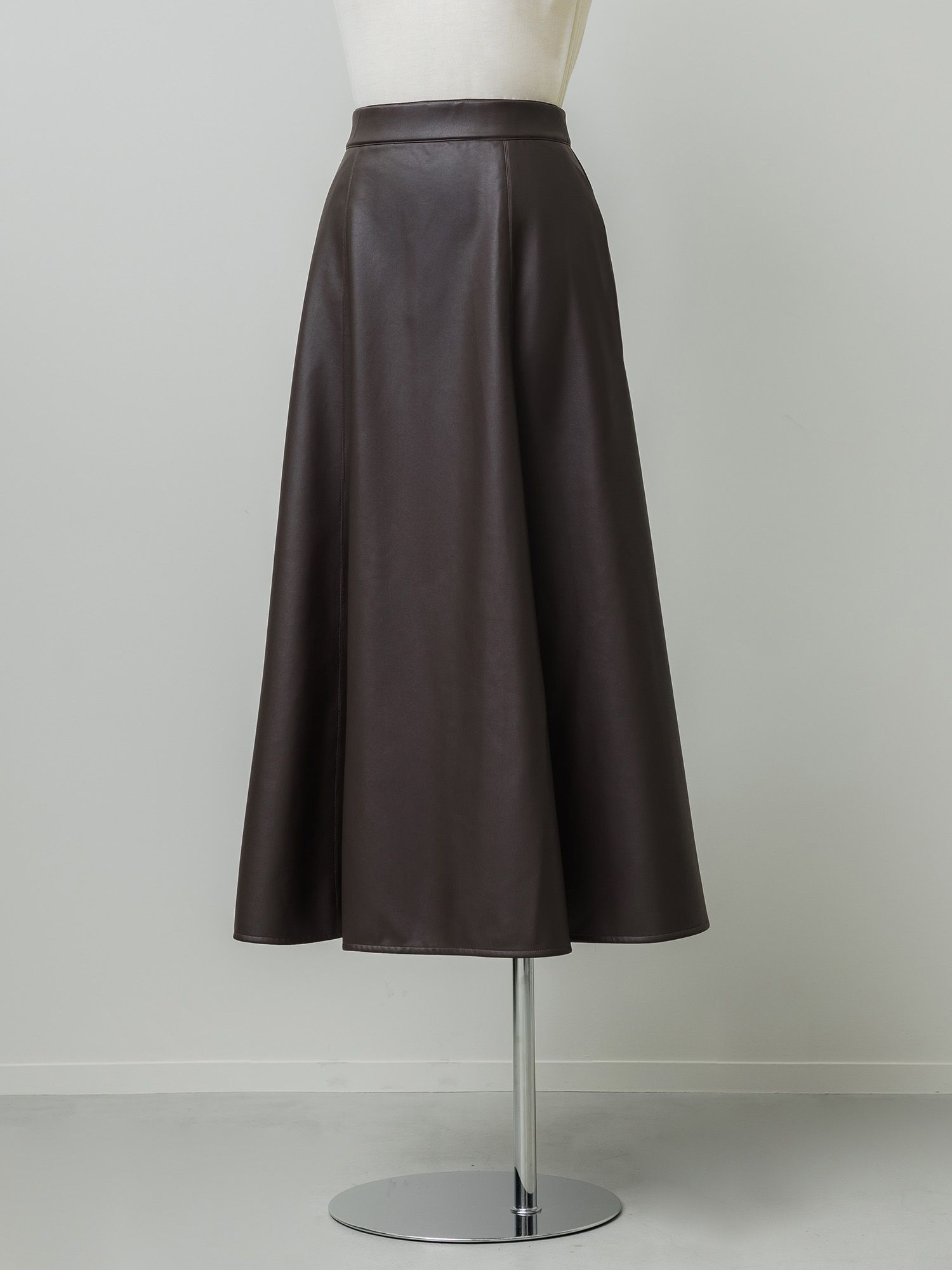 フェイクレザードレープスカート
