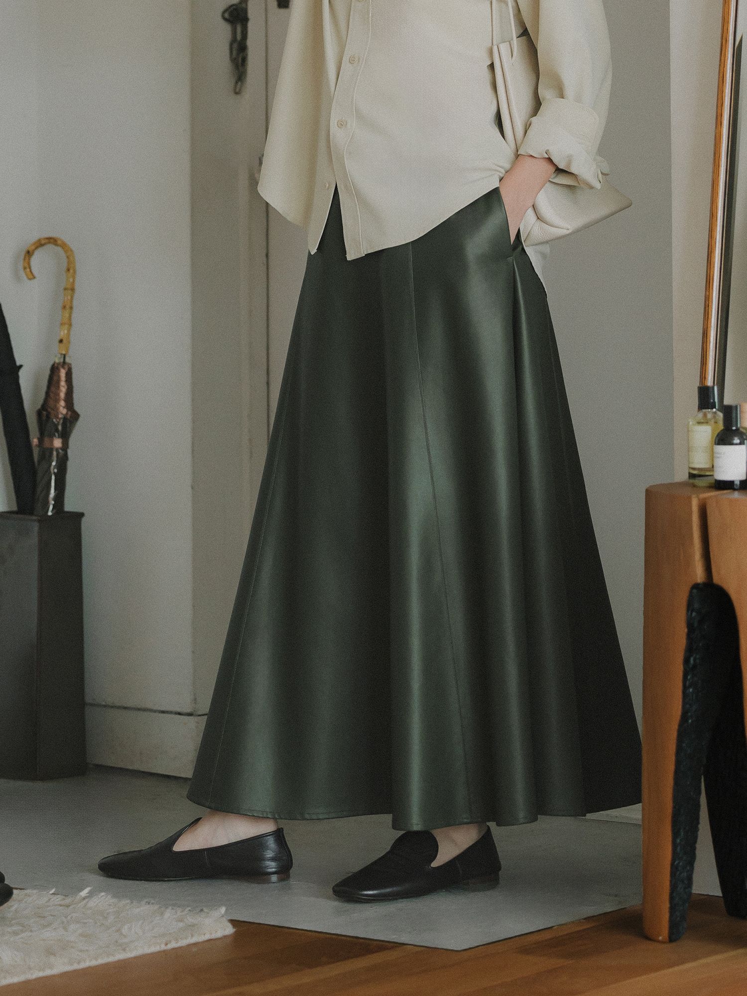 フェイクレザードレープスカート