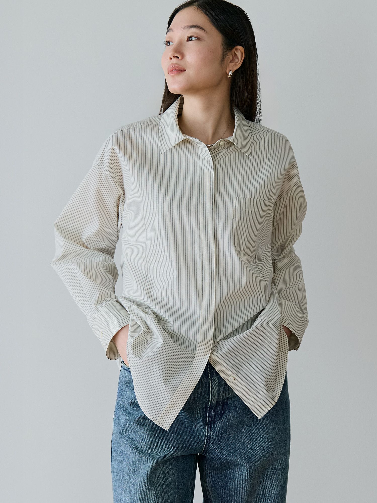 ストライプパネルシームシャツ