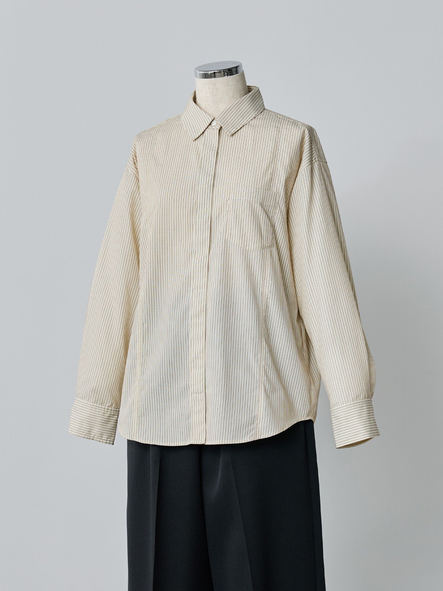 ストライプパネルシームシャツ