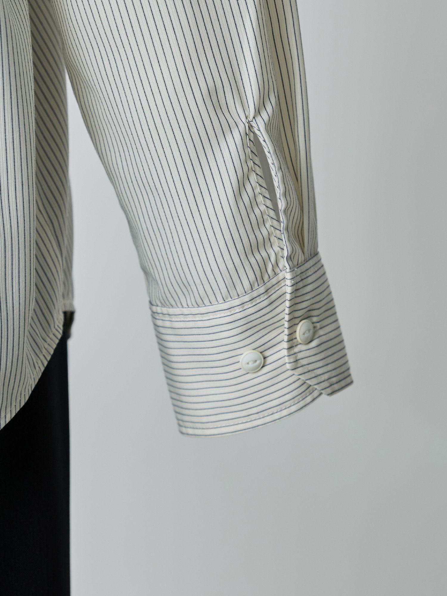 ストライプパネルシームシャツ