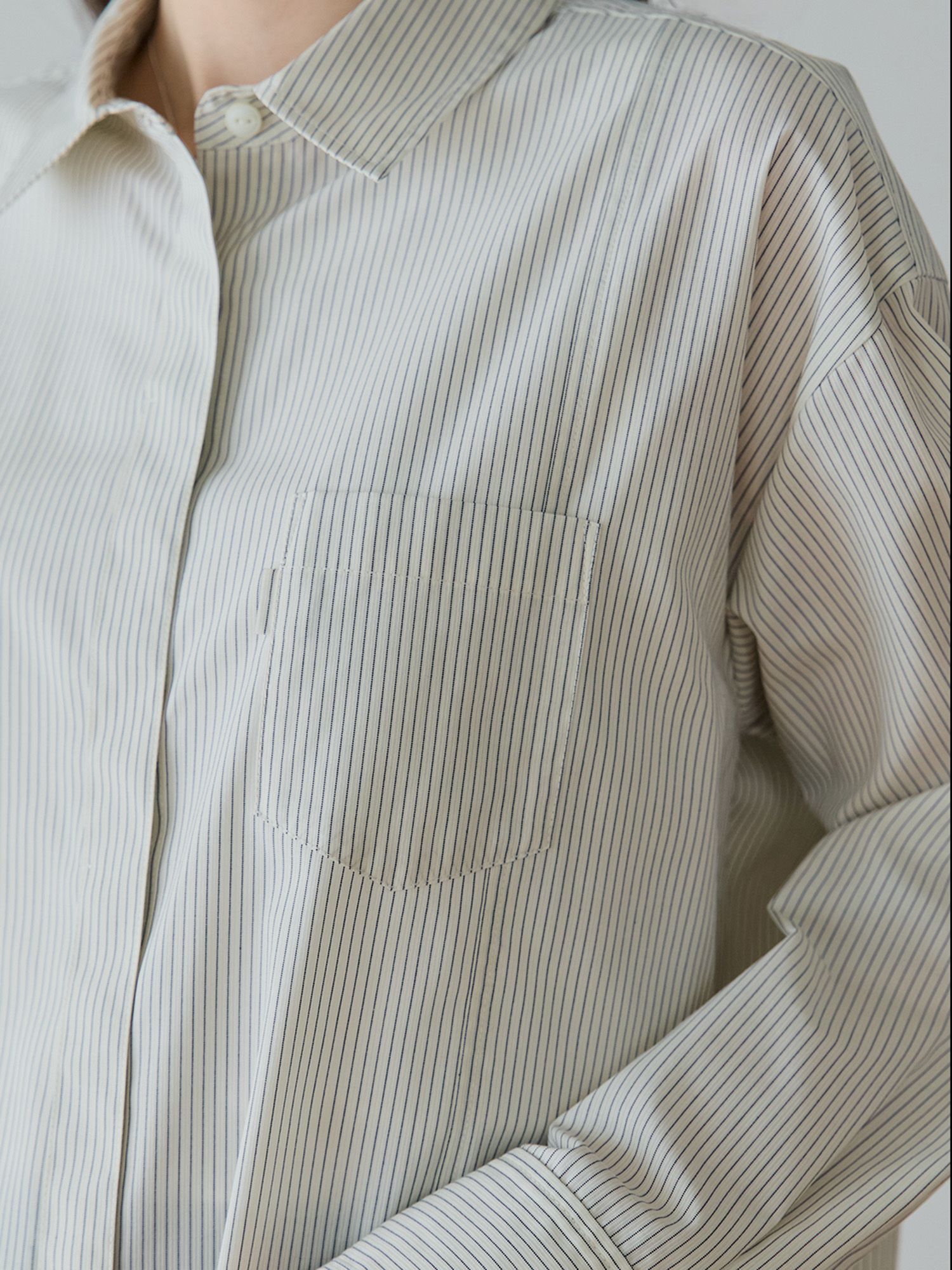 ストライプパネルシームシャツ