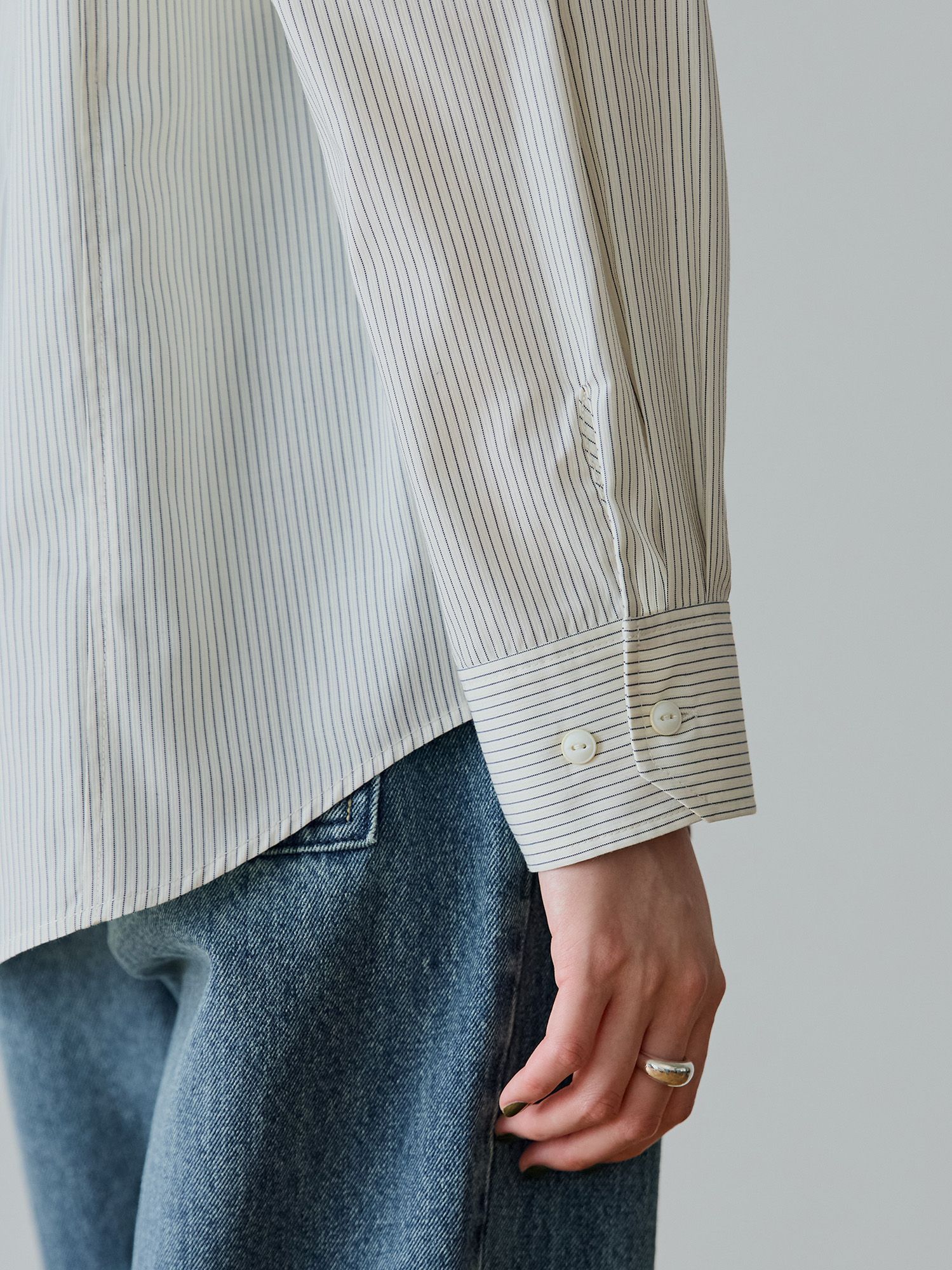 ストライプパネルシームシャツ