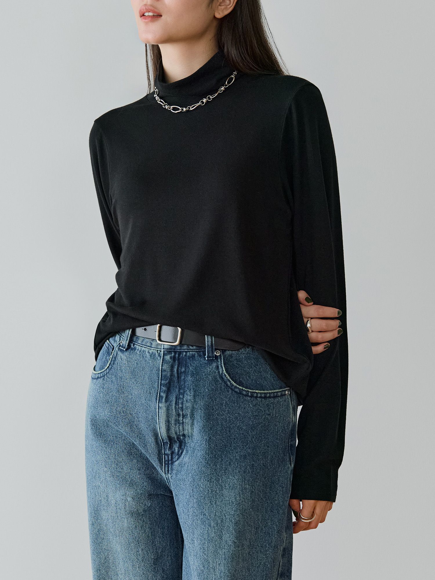 バックドロストハイネックトップス