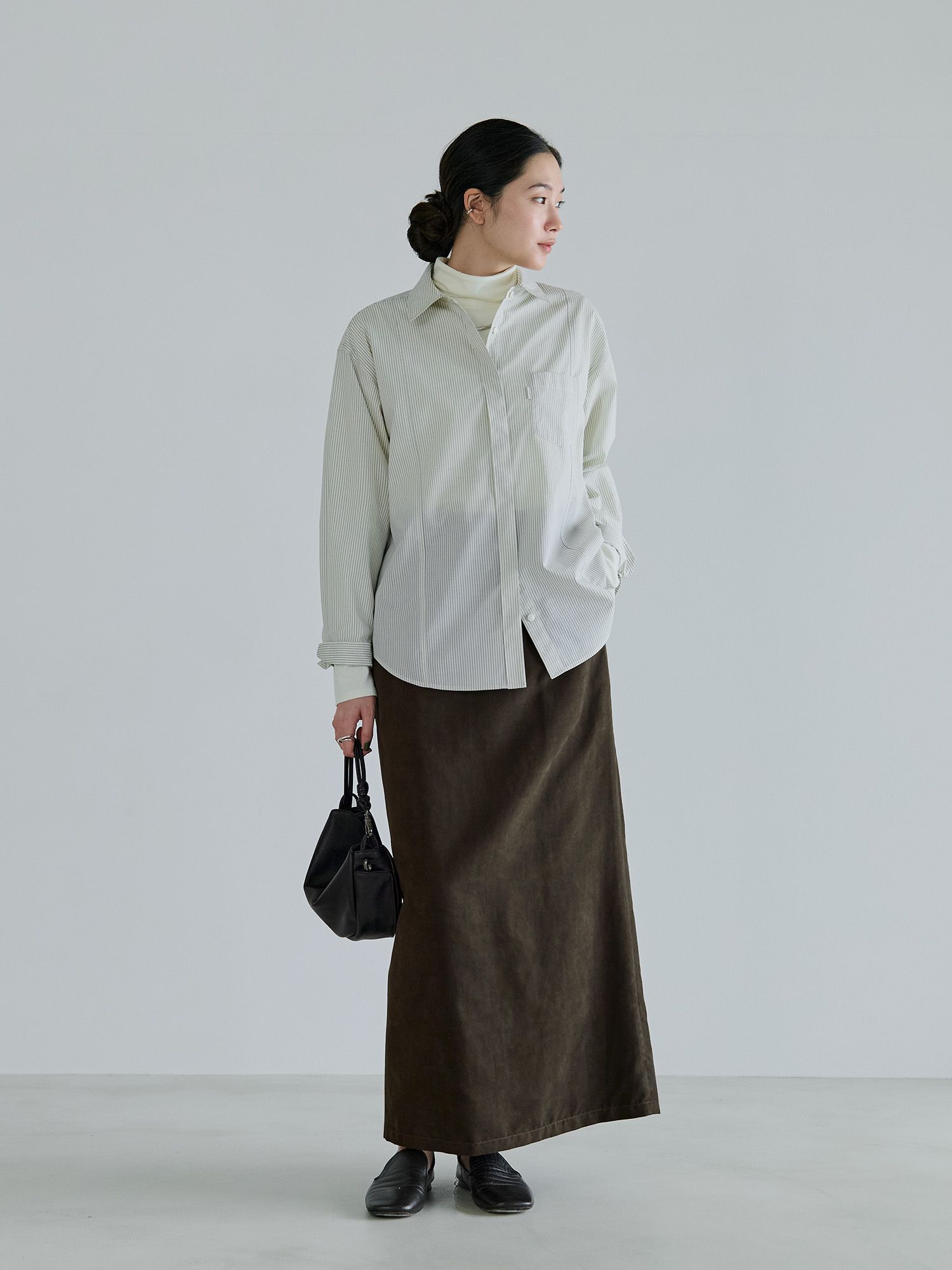 バックドロストハイネックトップス