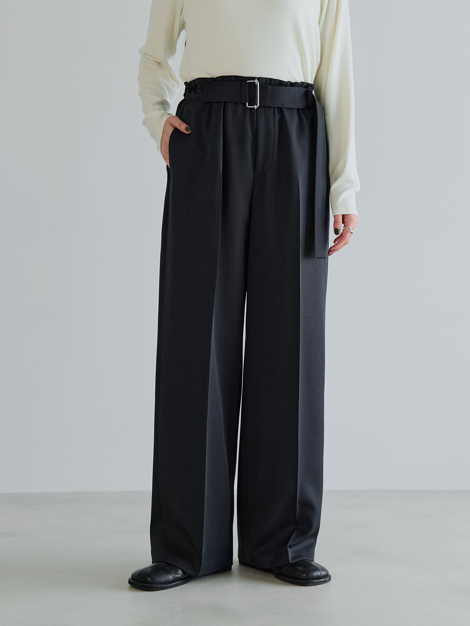 フリーウエストベルテッドパンツ