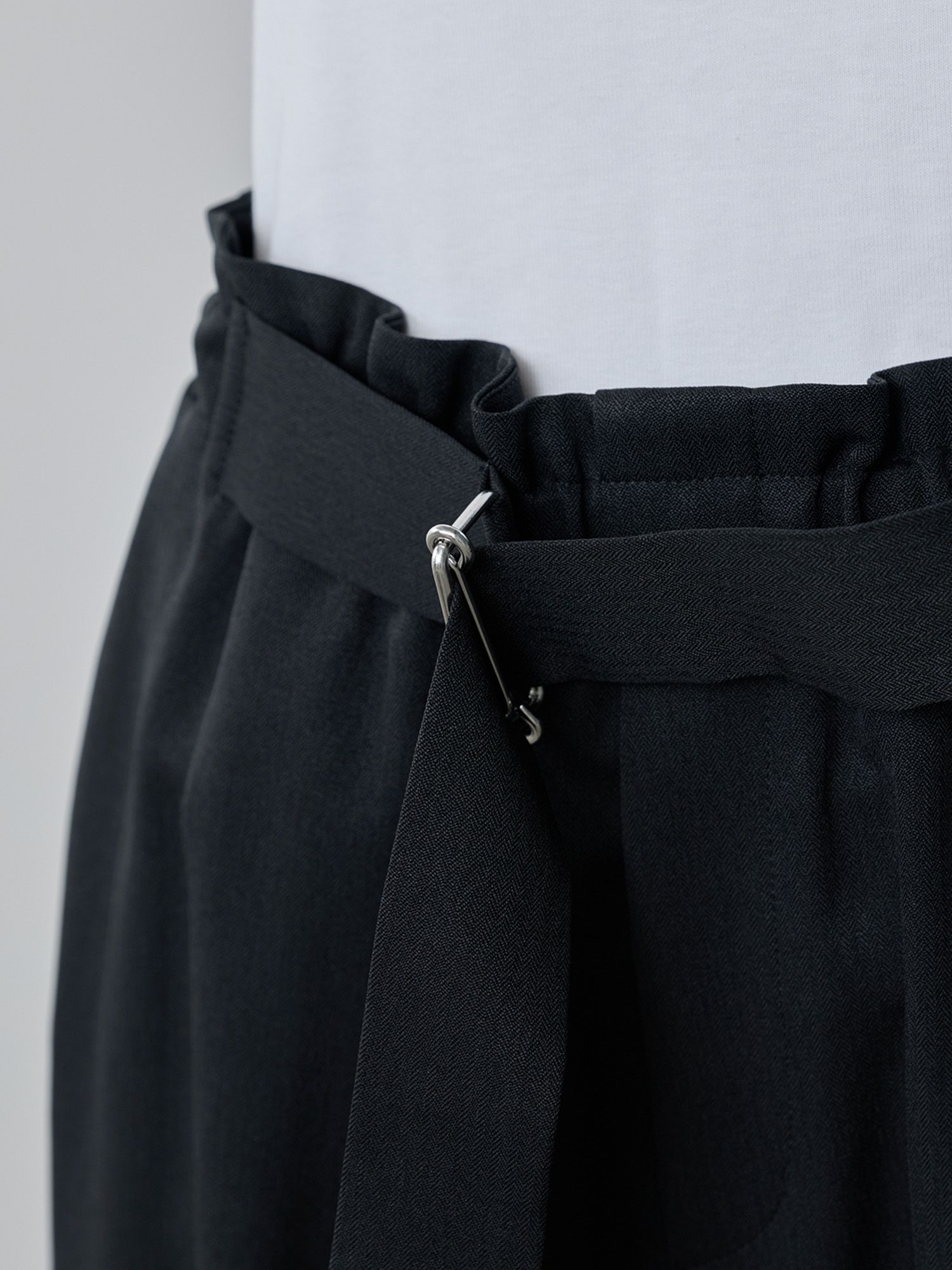 フリーウエストベルテッドパンツ