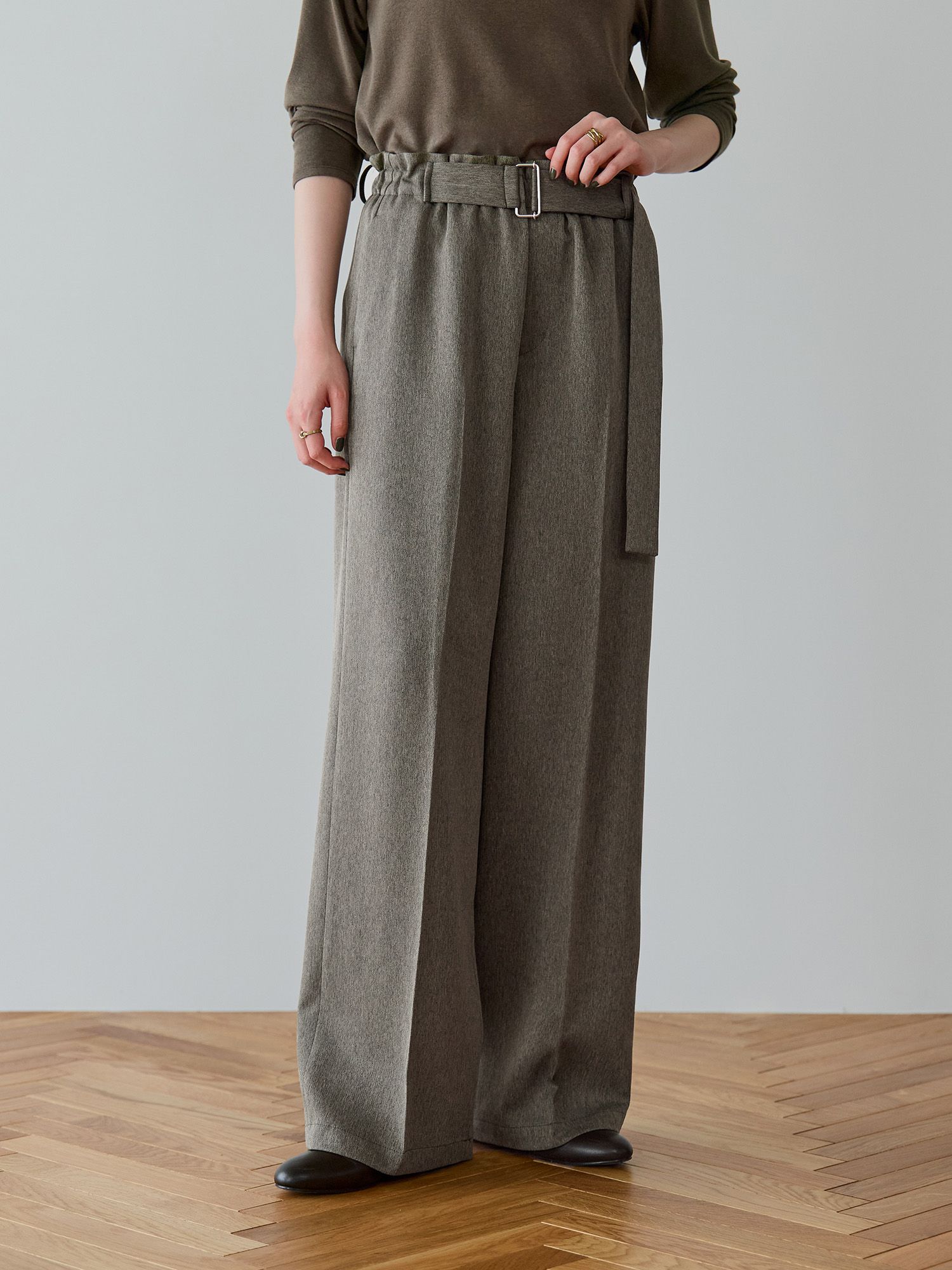 フリーウエストベルテッドパンツ