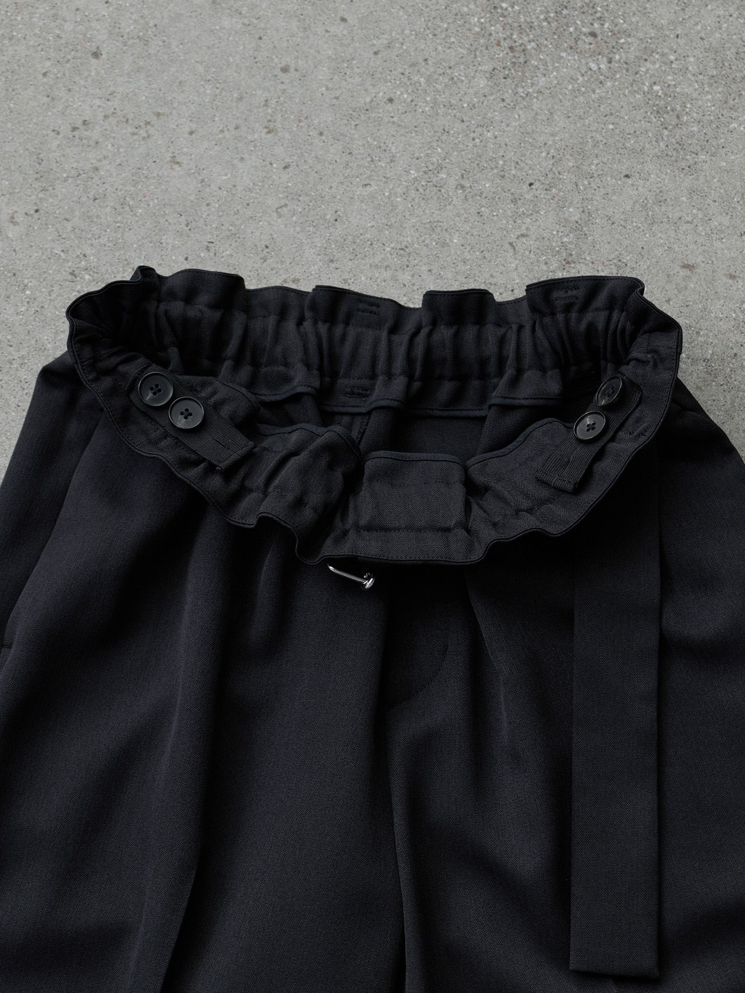 フリーウエストベルテッドパンツ