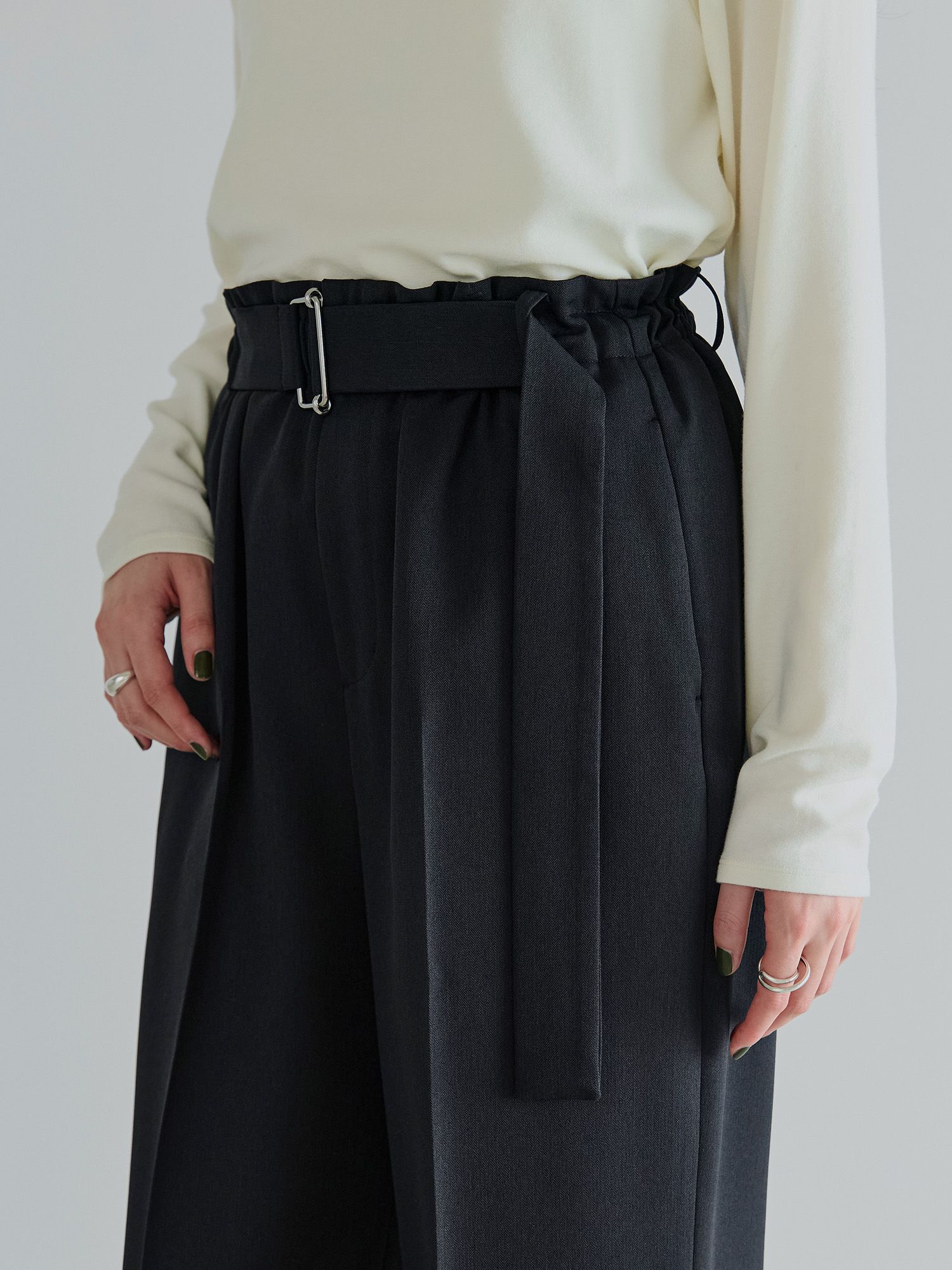 フリーウエストベルテッドパンツ