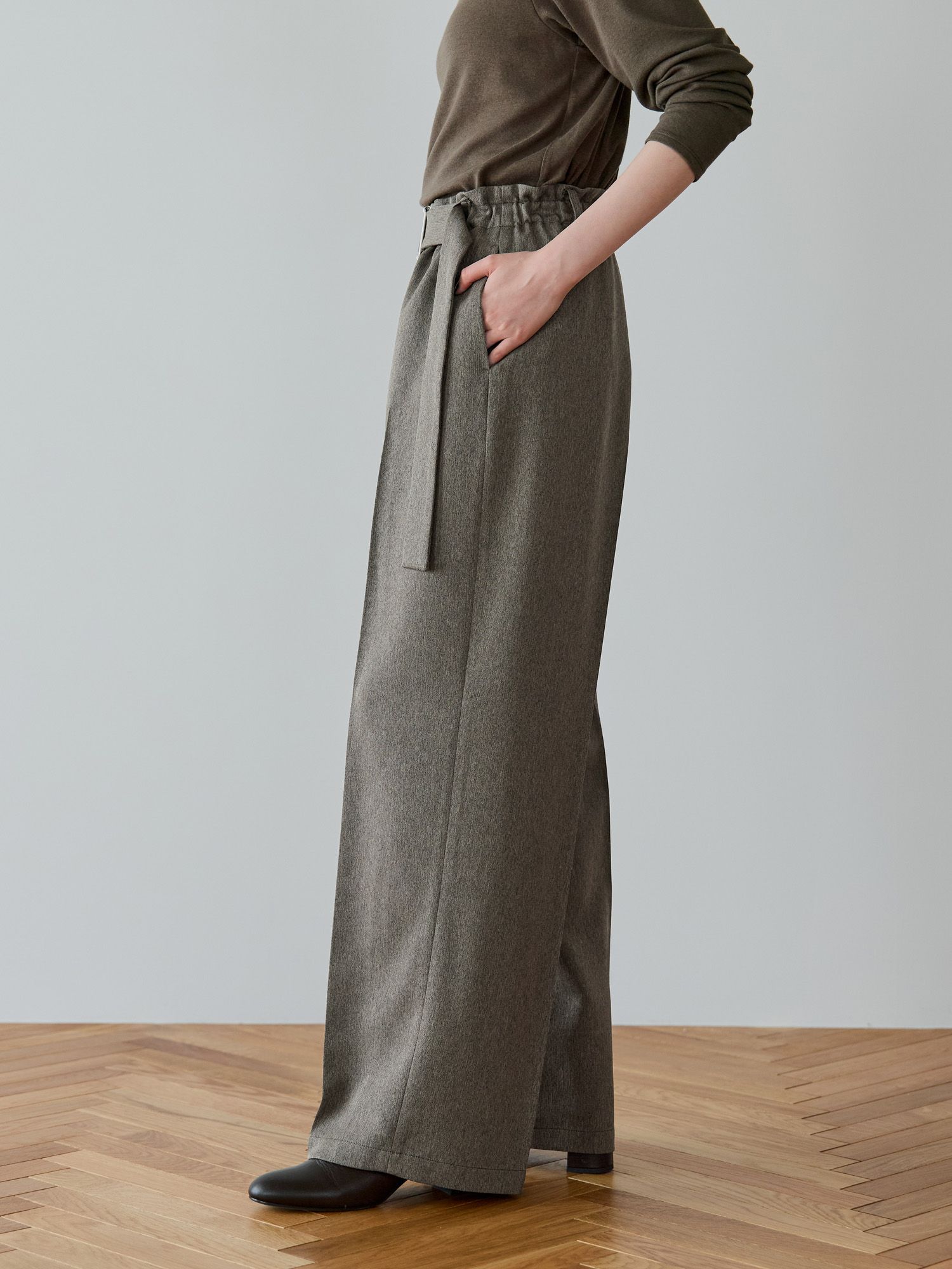 フリーウエストベルテッドパンツ