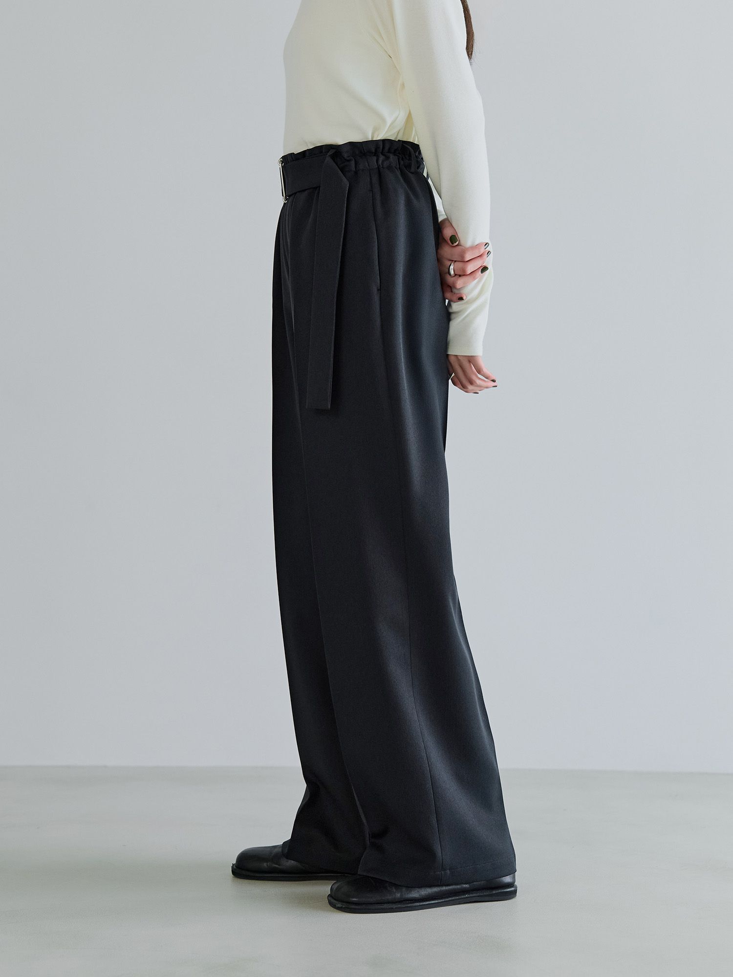 フリーウエストベルテッドパンツ