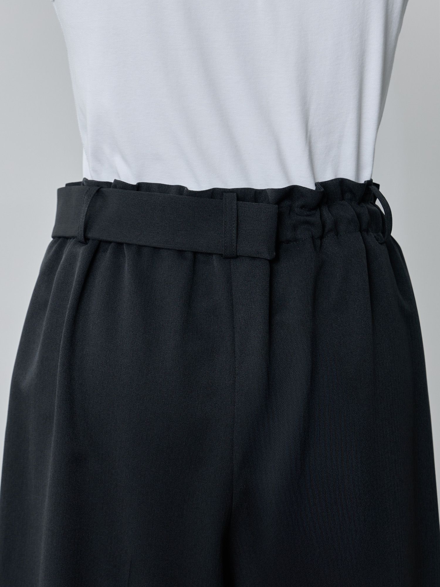 フリーウエストベルテッドパンツ