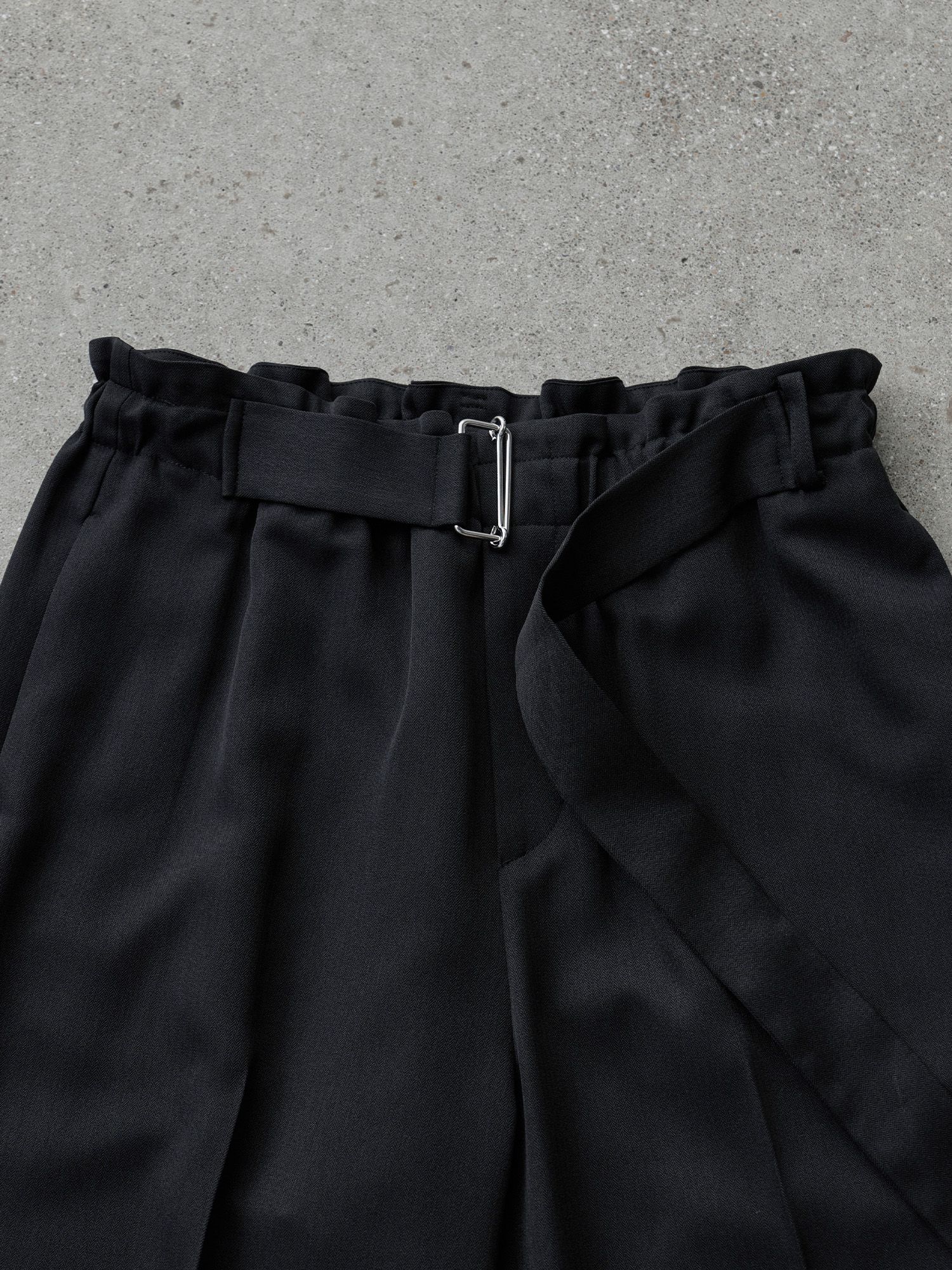 フリーウエストベルテッドパンツ