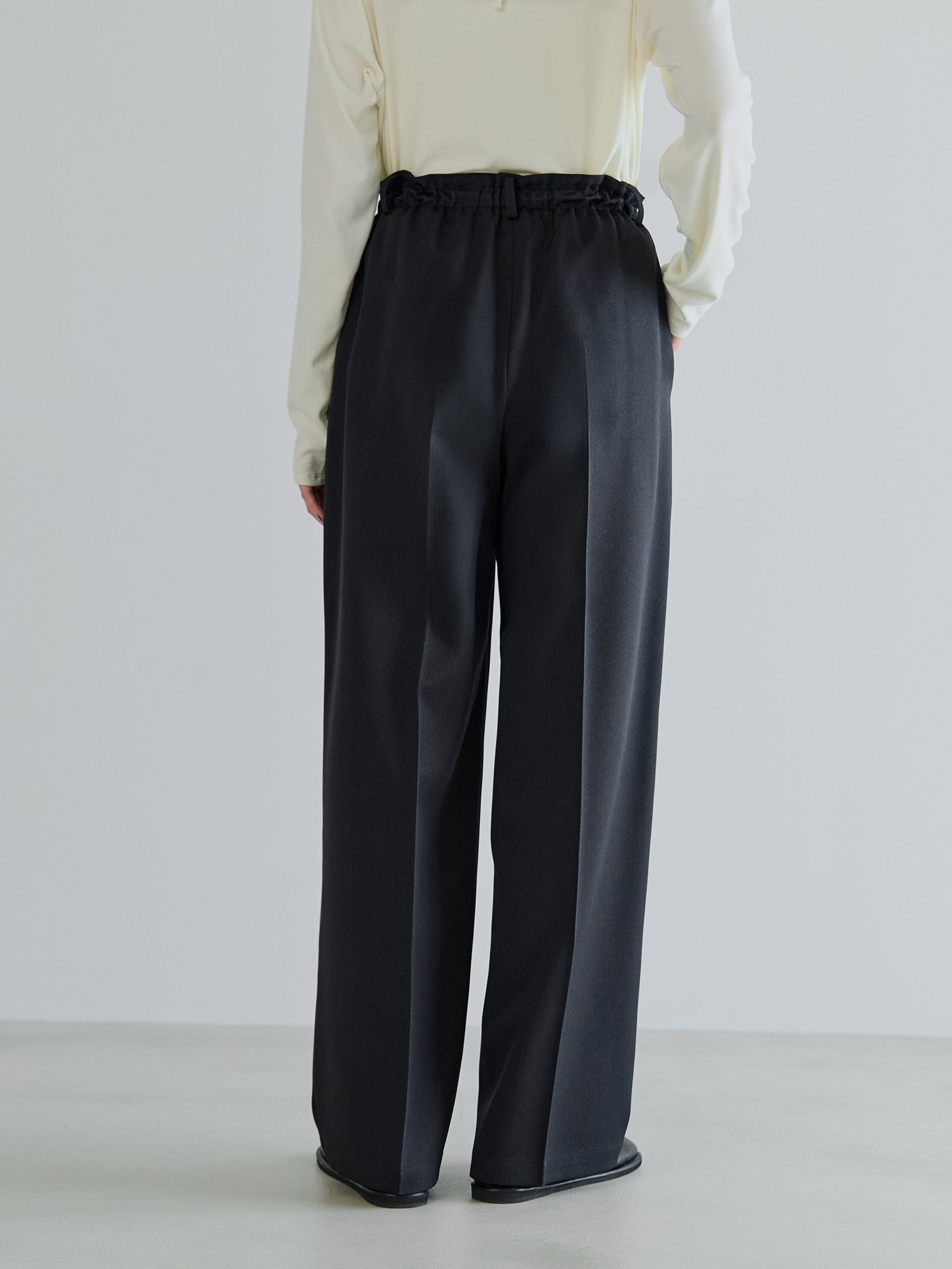 フリーウエストベルテッドパンツ