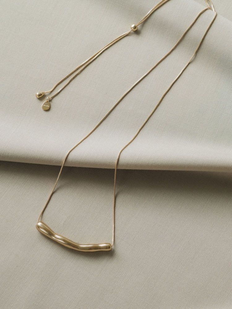 【値下げ不可】クルーレ　ウェイビーアジャスタブルネックレス　シルバー crewre online shop / ウェイビーアジャスタブルネックレス