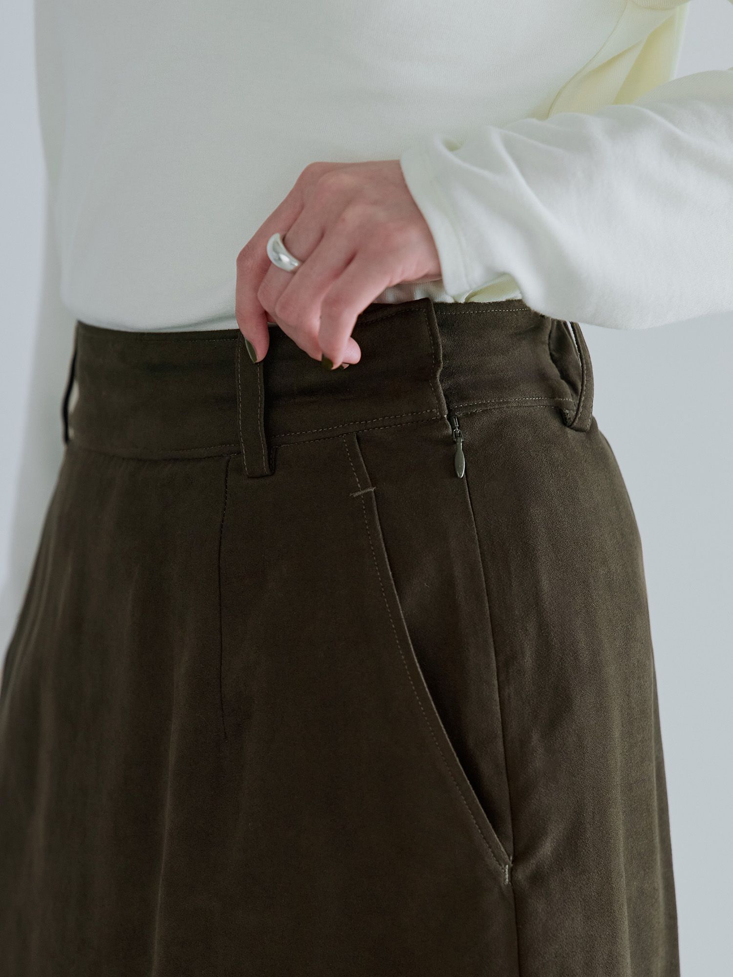 フェイクスウェードIラインスカート