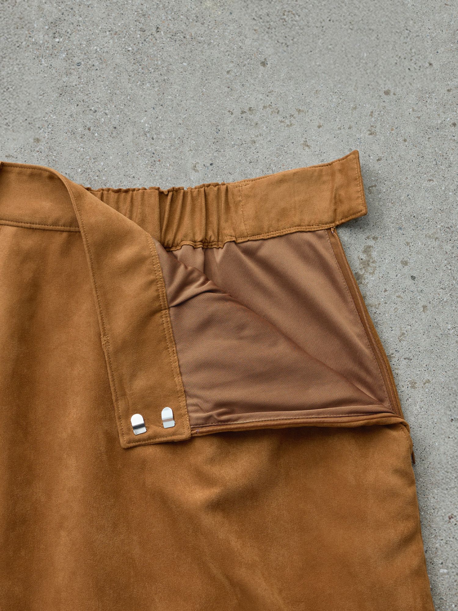 フェイクスウェードIラインスカート