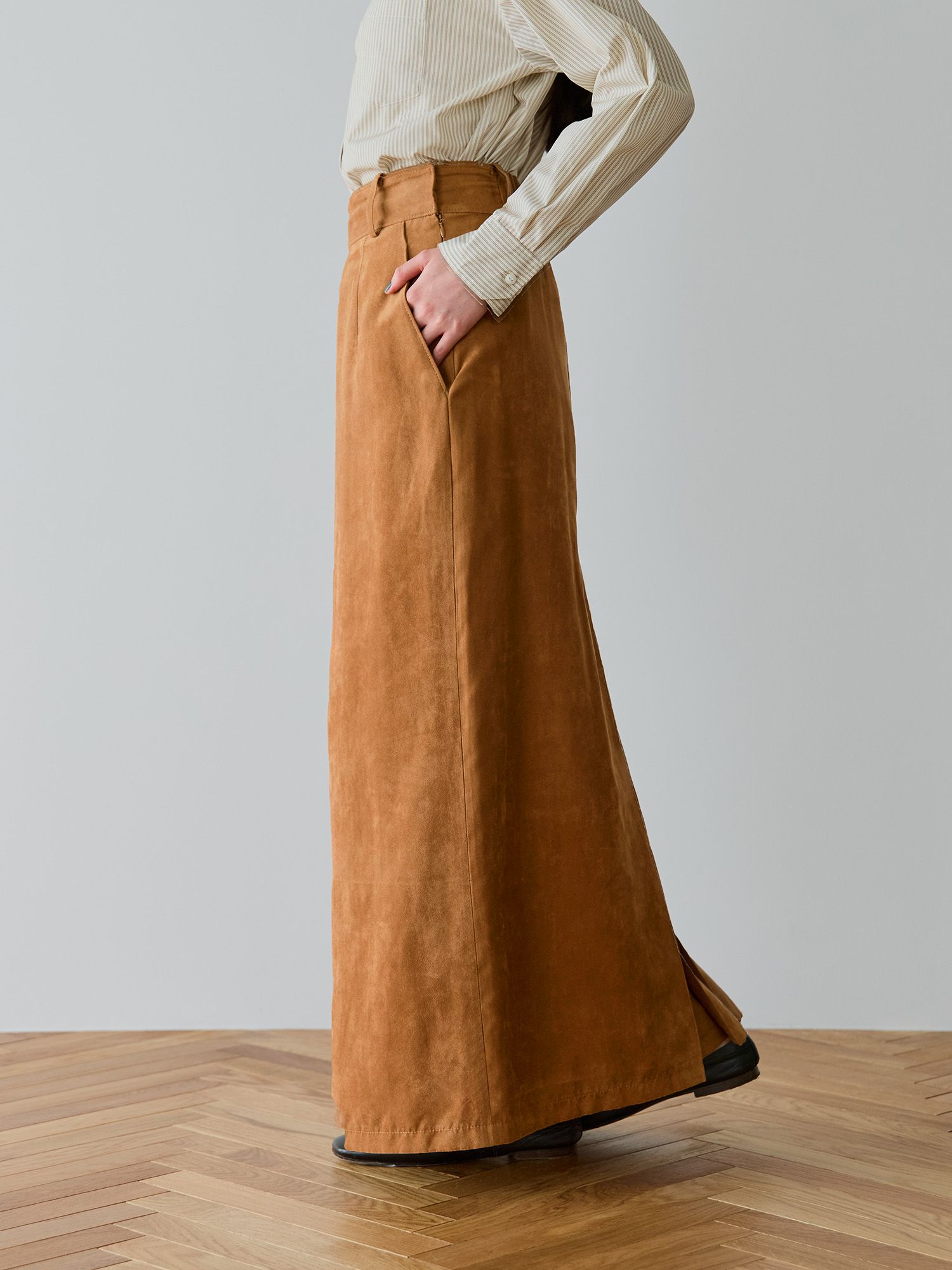 フェイクスウェードIラインスカート