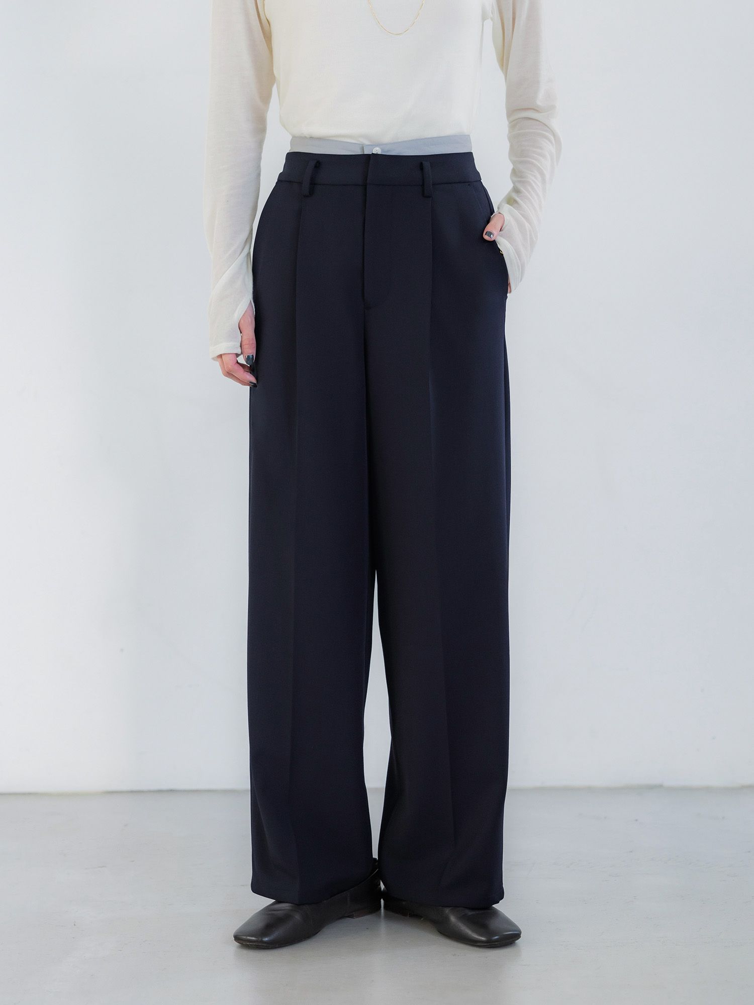 【完売品】crewreピンタックスラブストレートパンツ crewre online shop / ピンタックスラブストレートパンツ