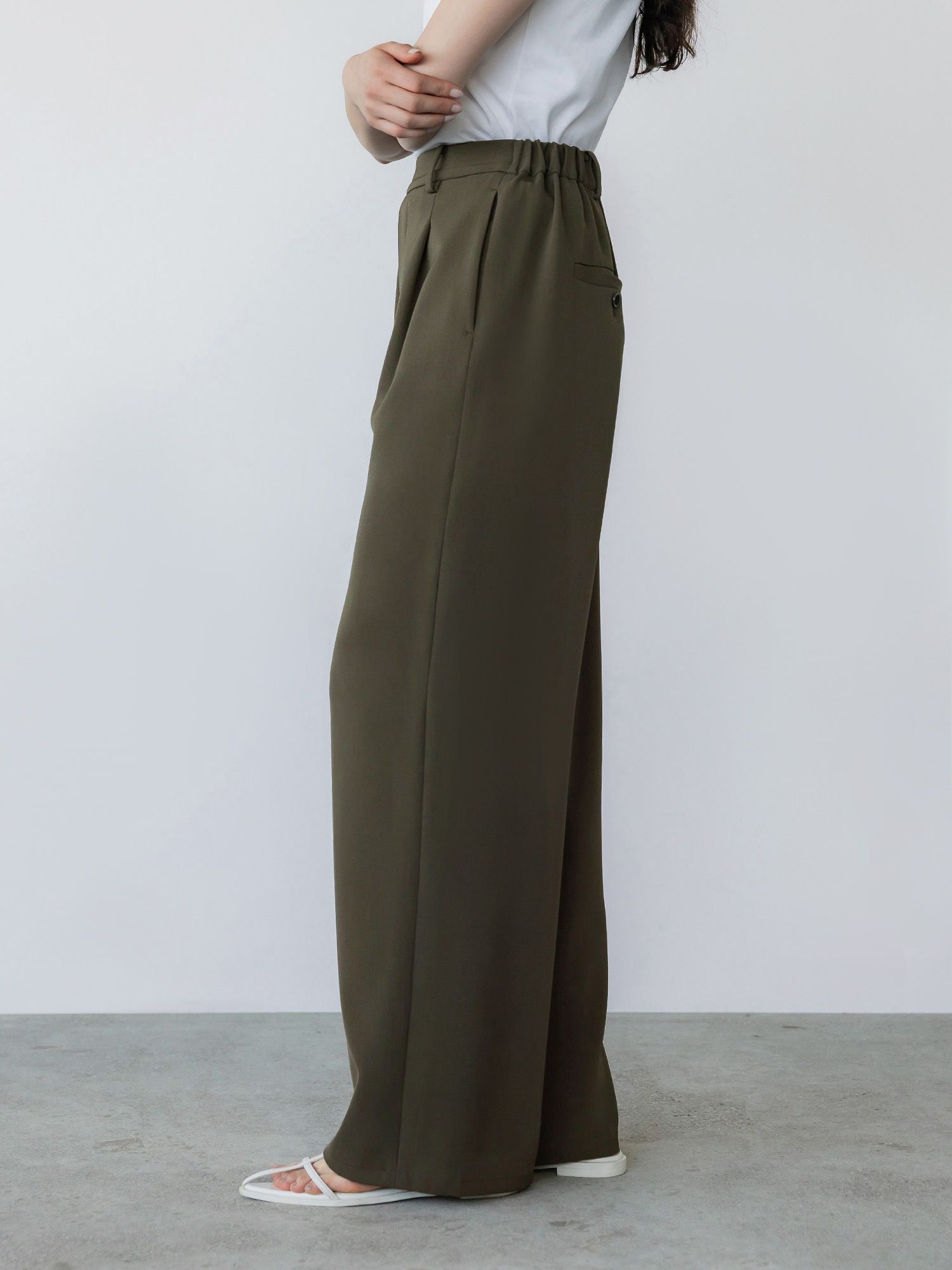 ウォーターリペレントスラックス