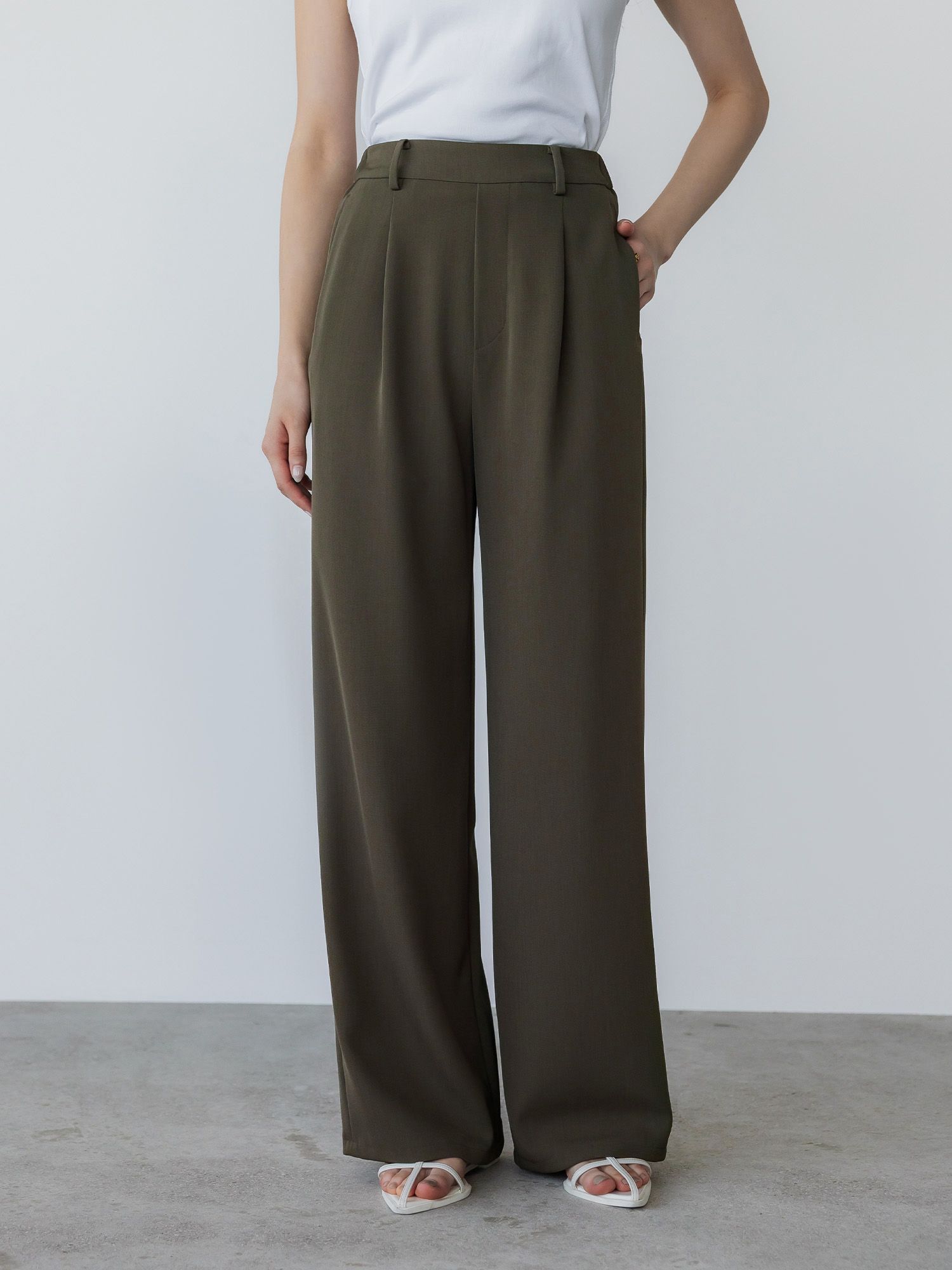 ウォーターリペレントスラックス