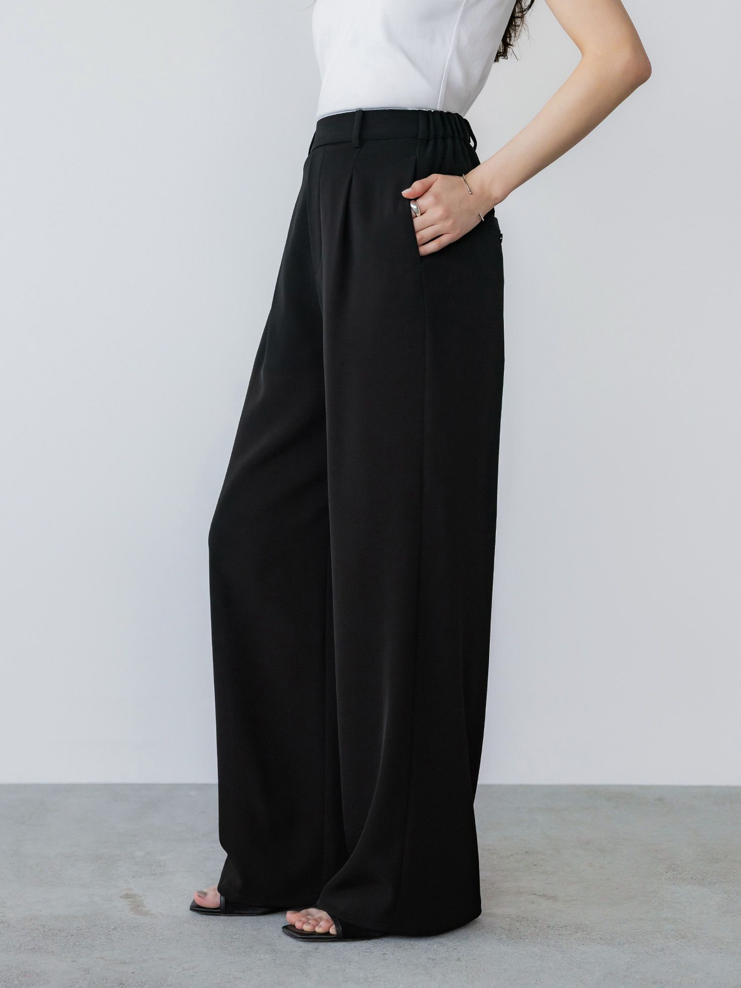 ウォーターリペレントスラックス