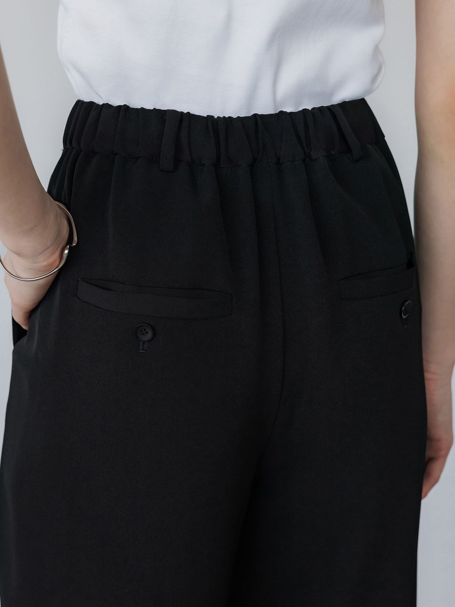 ウォーターリペレントスラックス