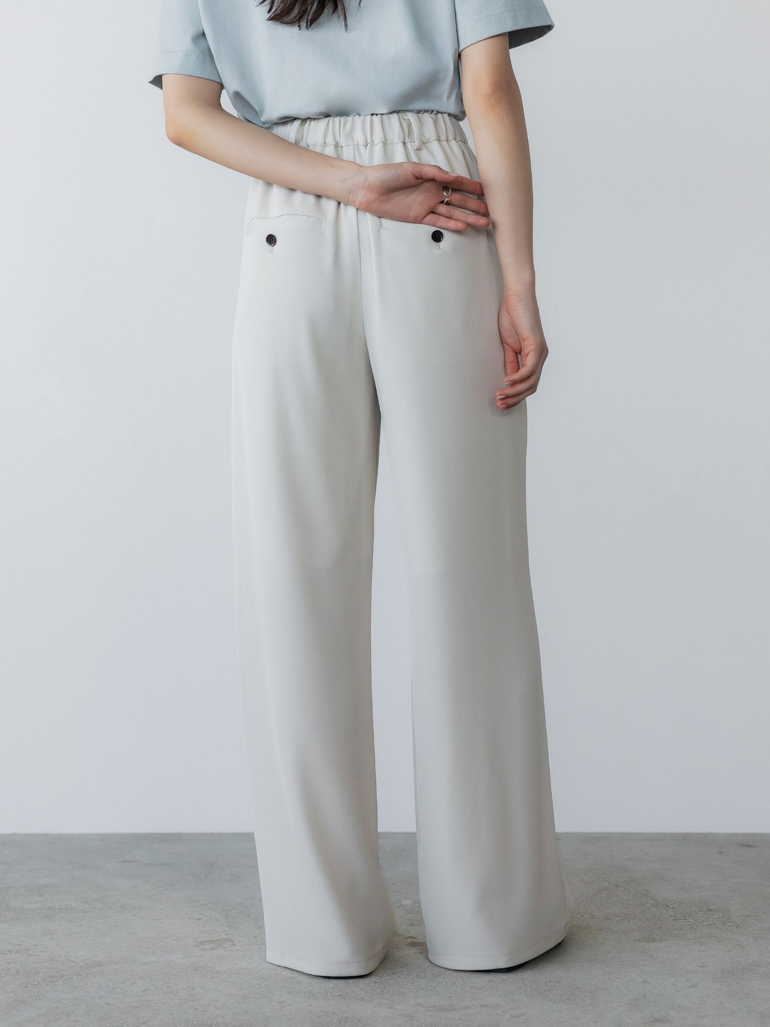 ウォーターリペレントスラックス