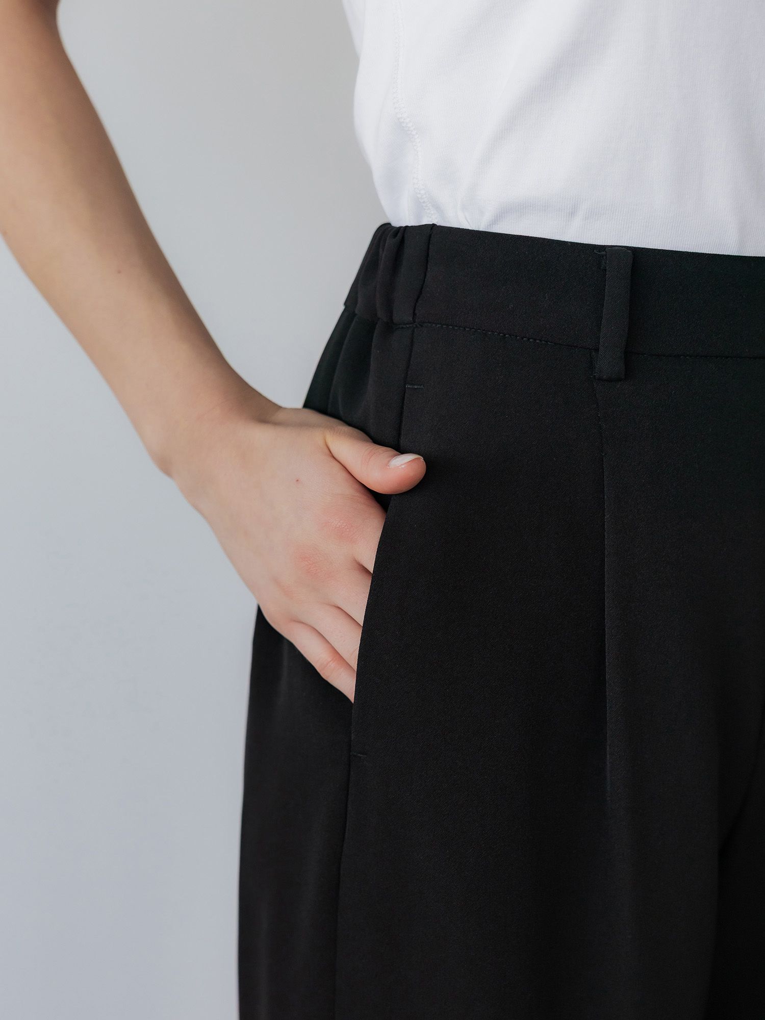 ウォーターリペレントスラックス