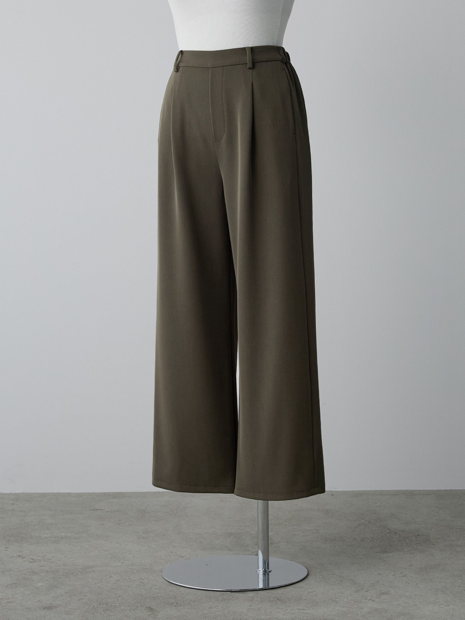 ウォーターリペレントスラックス