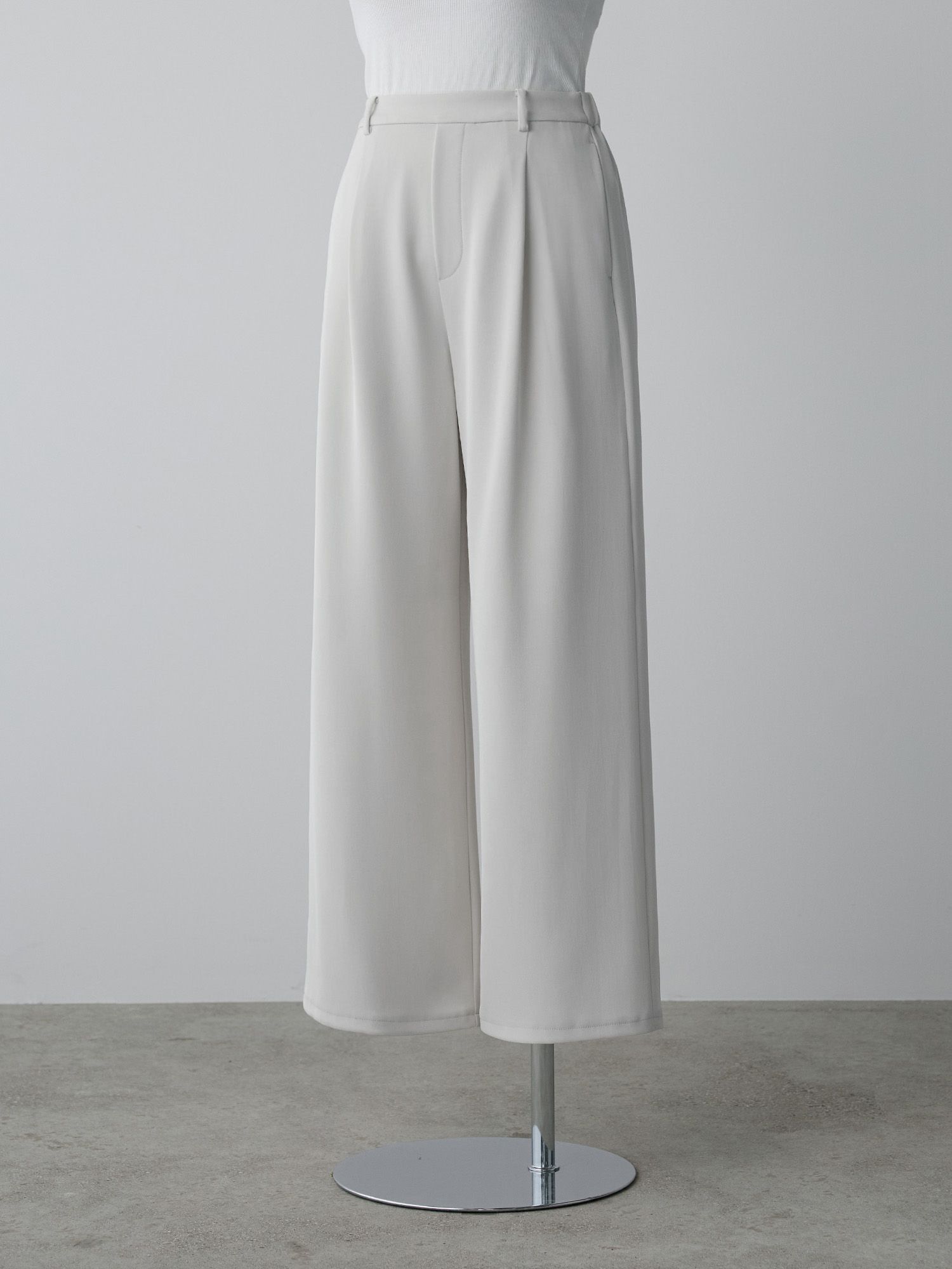 ウォーターリペレントスラックス