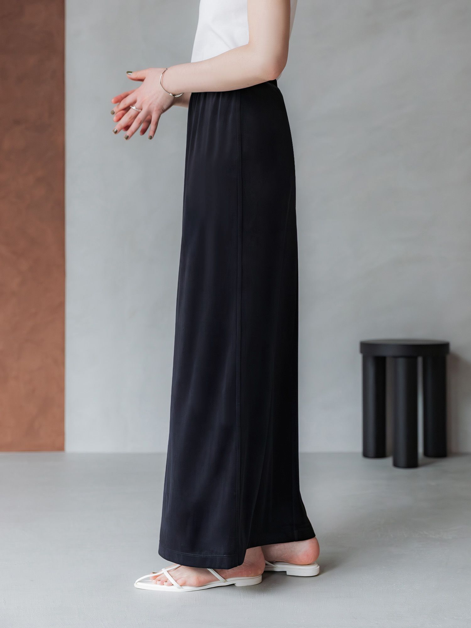 ストレッチベロアストレートスカート