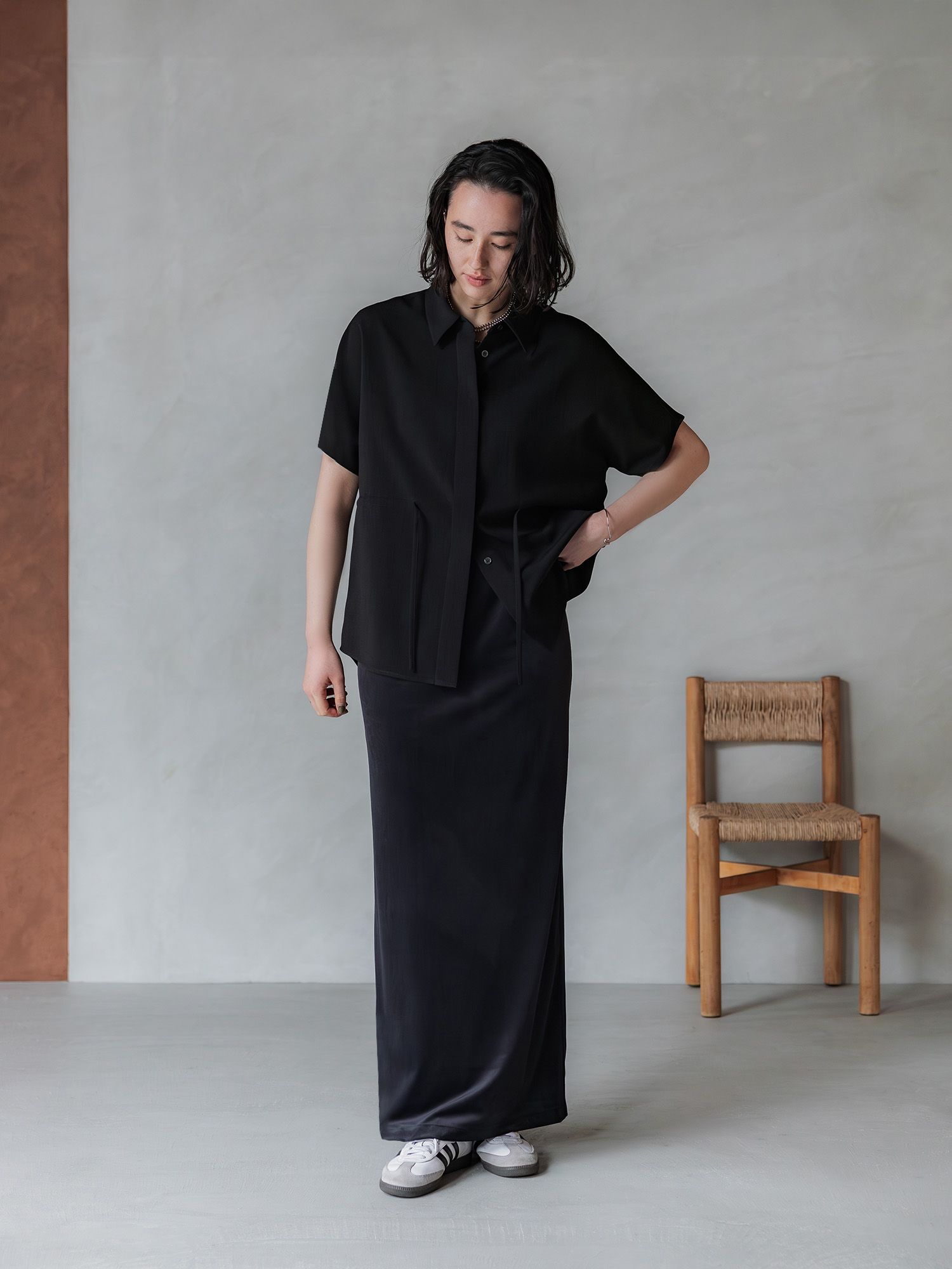 ストレッチベロアストレートスカート