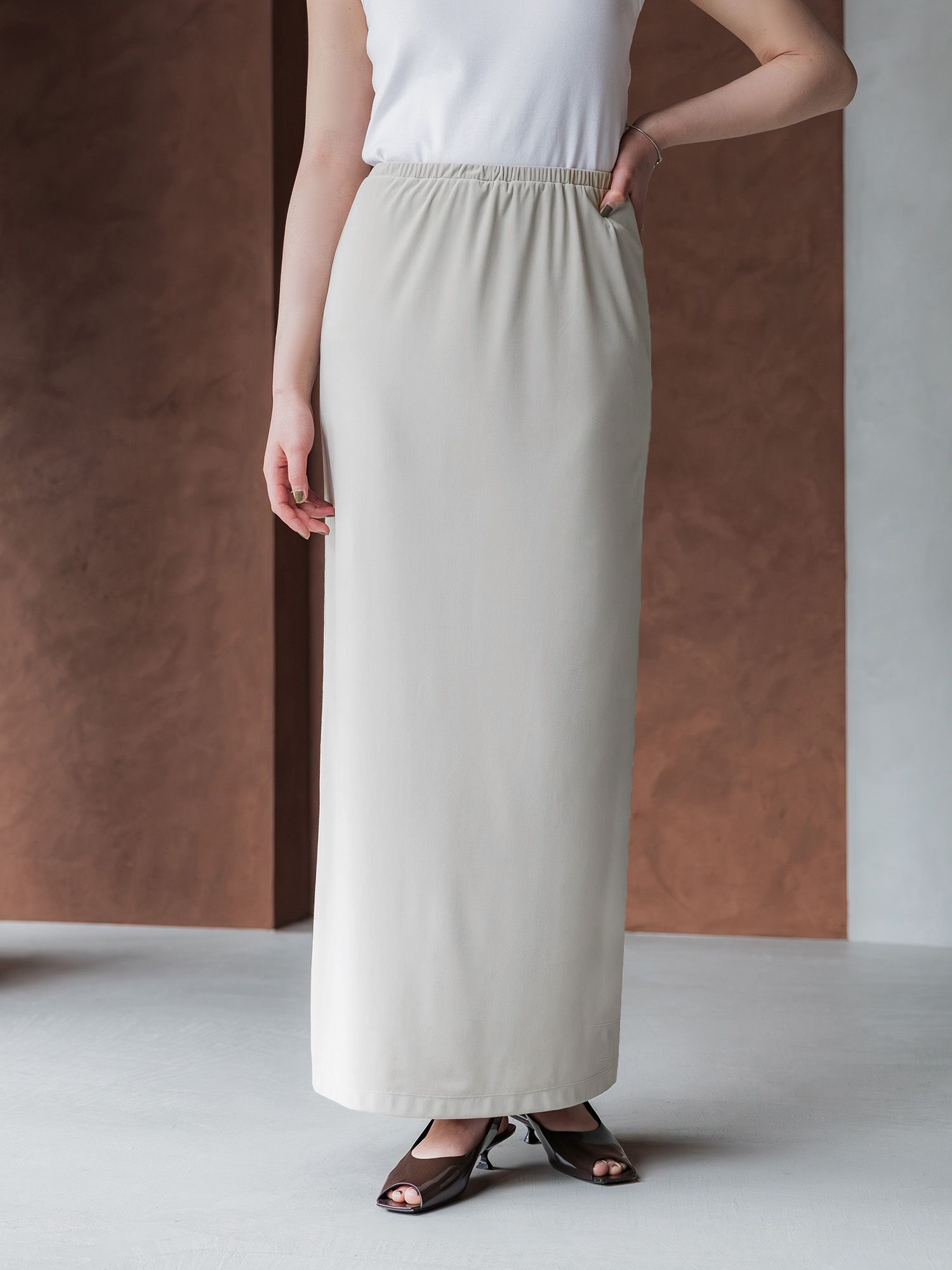 ストレッチベロアストレートスカート