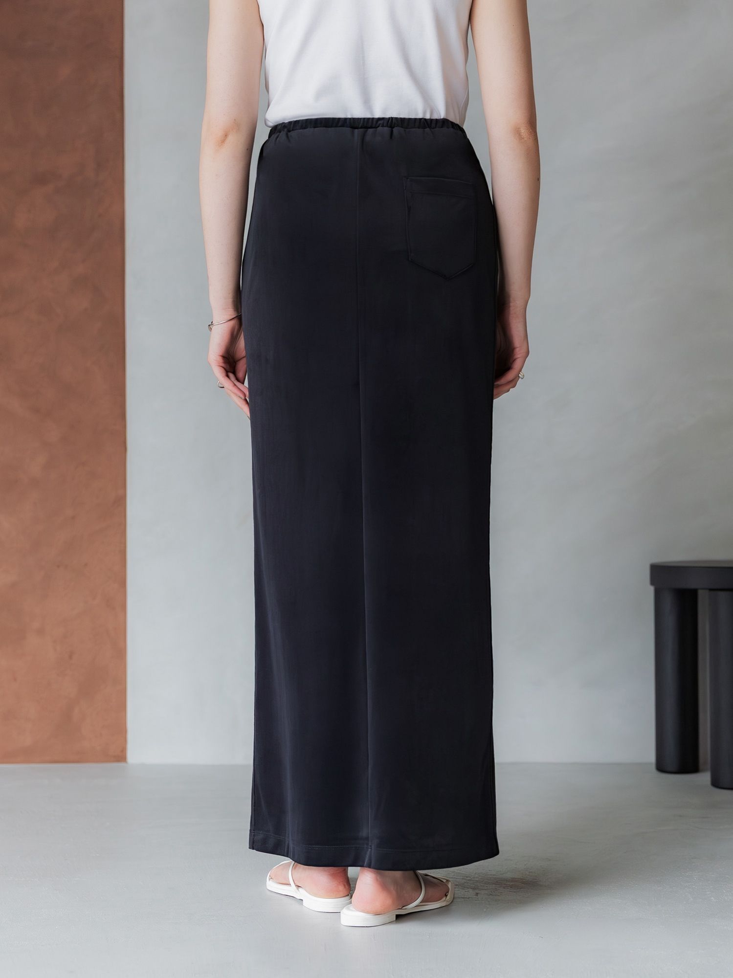 ストレッチベロアストレートスカート